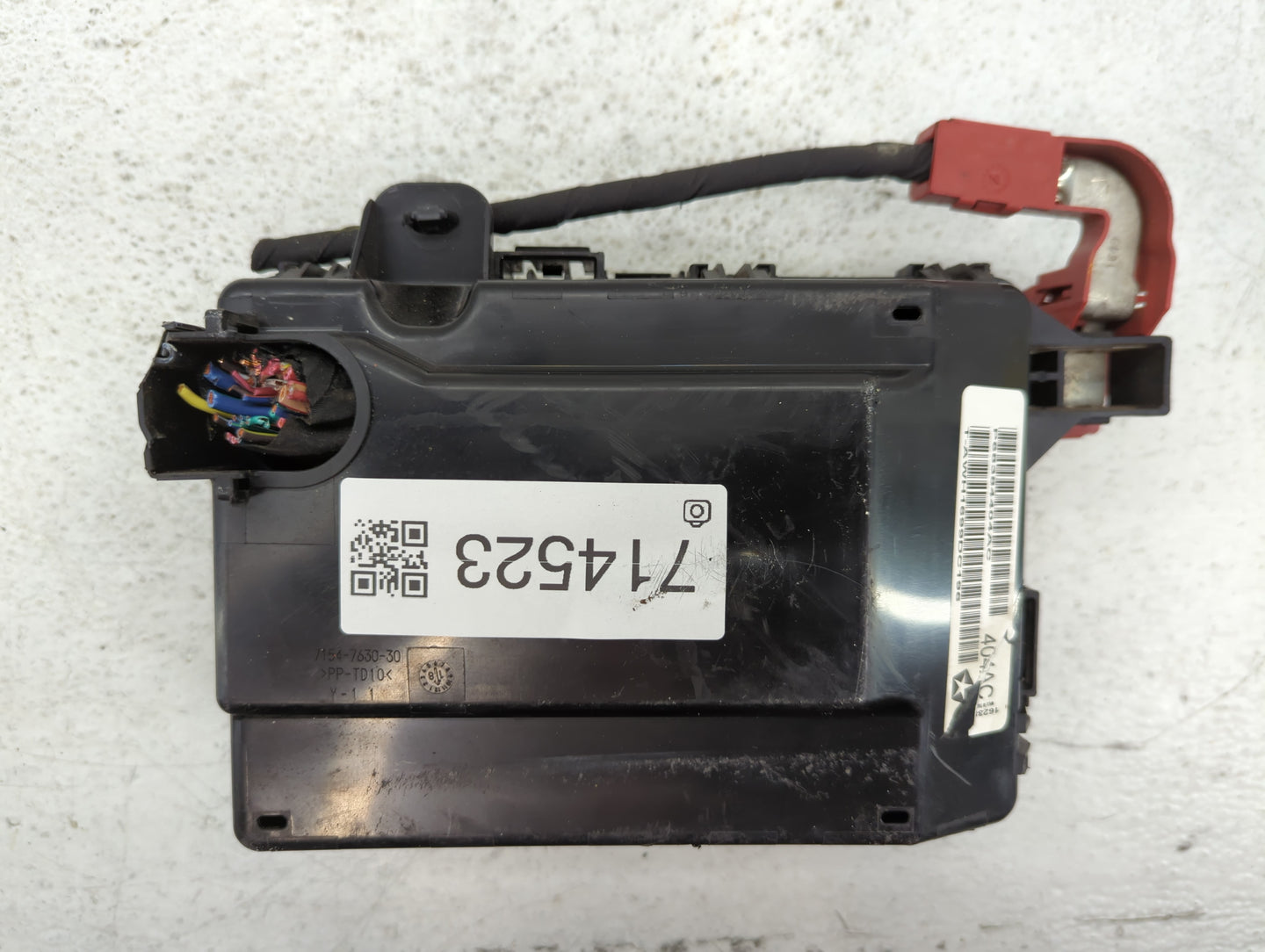 2019-2020 Dodge Charger Fusebox Fuse Box Panel Relay Module P/N:P68384404AC Fits Fits 2019 2020 OEM Used Auto Parts - Oemusedautoparts1.com