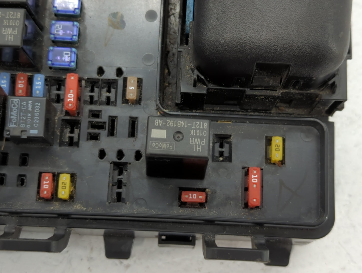2017-2020 Lincoln Mkz Fusebox Fuse Box Panel Relay Module P/N:HG9T 14D68BB_01 Fits Fits 2017 2018 2019 2020 OEM Used Auto Parts - Oemusedautoparts1.com