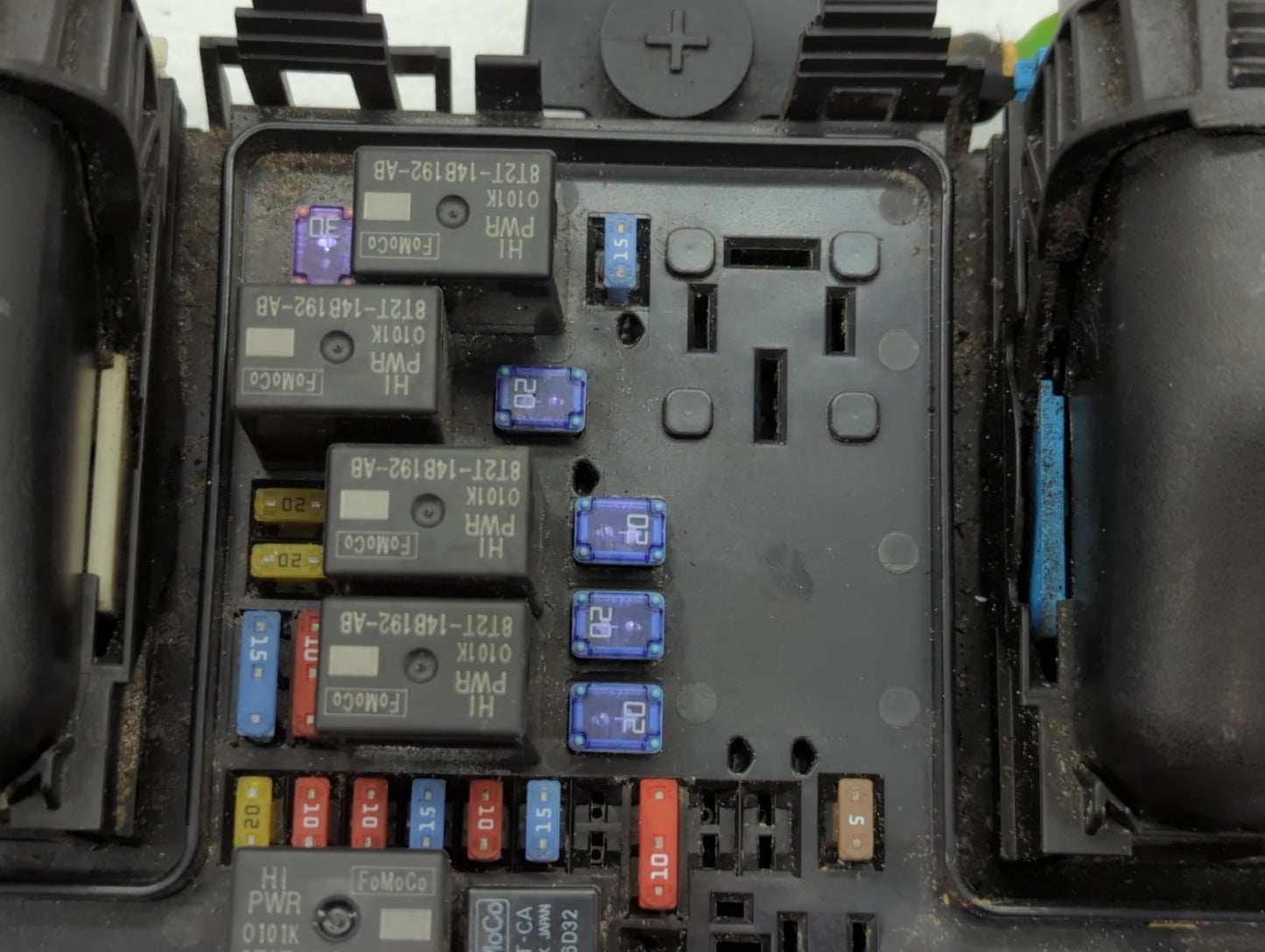 2017-2020 Lincoln Mkz Fusebox Fuse Box Panel Relay Module P/N:HG9T 14D68BB_01 Fits Fits 2017 2018 2019 2020 OEM Used Auto Parts - Oemusedautoparts1.com