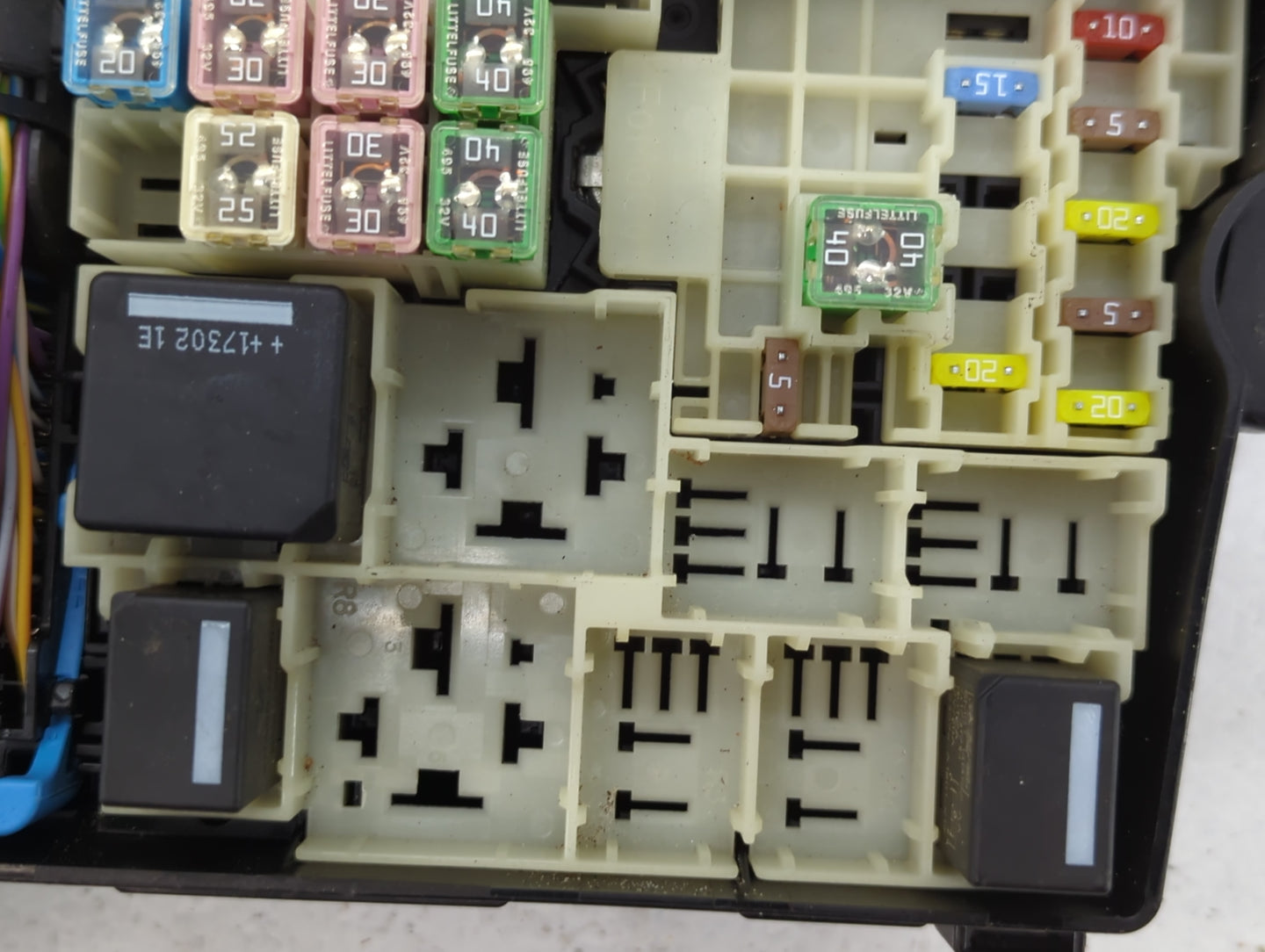 2018 Ford Escape Fusebox Fuse Box Panel Relay Module P/N:AV6T-14A142-AB E00027328 Fits OEM Used Auto Parts - Oemusedautoparts1.com