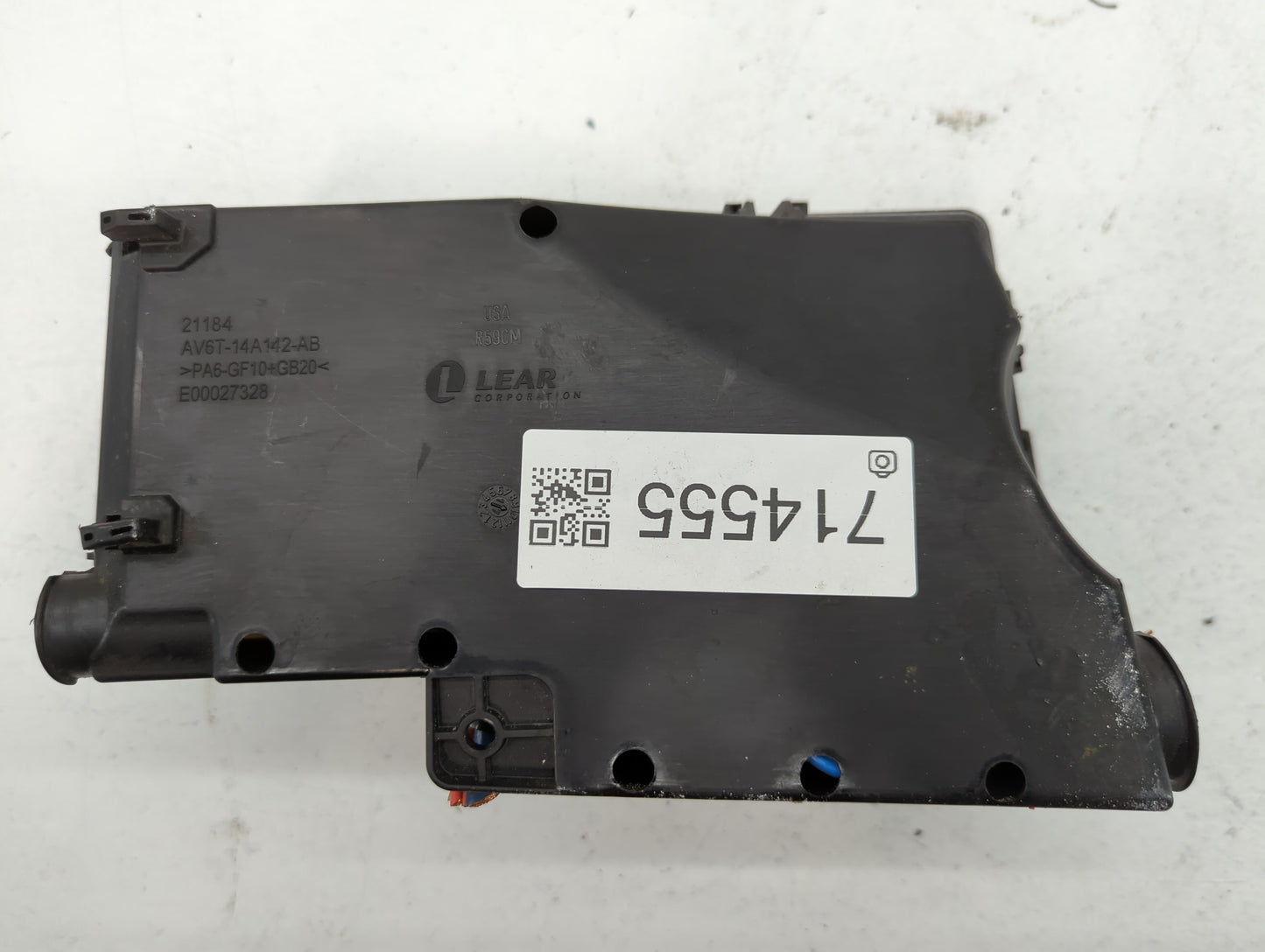 2018 Ford Escape Fusebox Fuse Box Panel Relay Module P/N:AV6T-14A142-AB E00027328 Fits OEM Used Auto Parts - Oemusedautoparts1.com