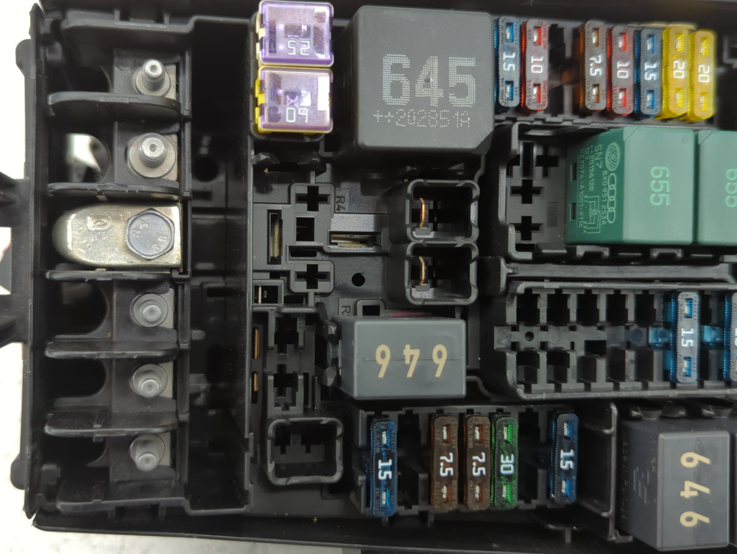 2015-2016 Chevrolet Cruze Fusebox Fuse Box Panel Relay Module P/N:5Q0907361D Fits Fits 2015 2016 OEM Used Auto Parts - Oemusedautoparts1.com