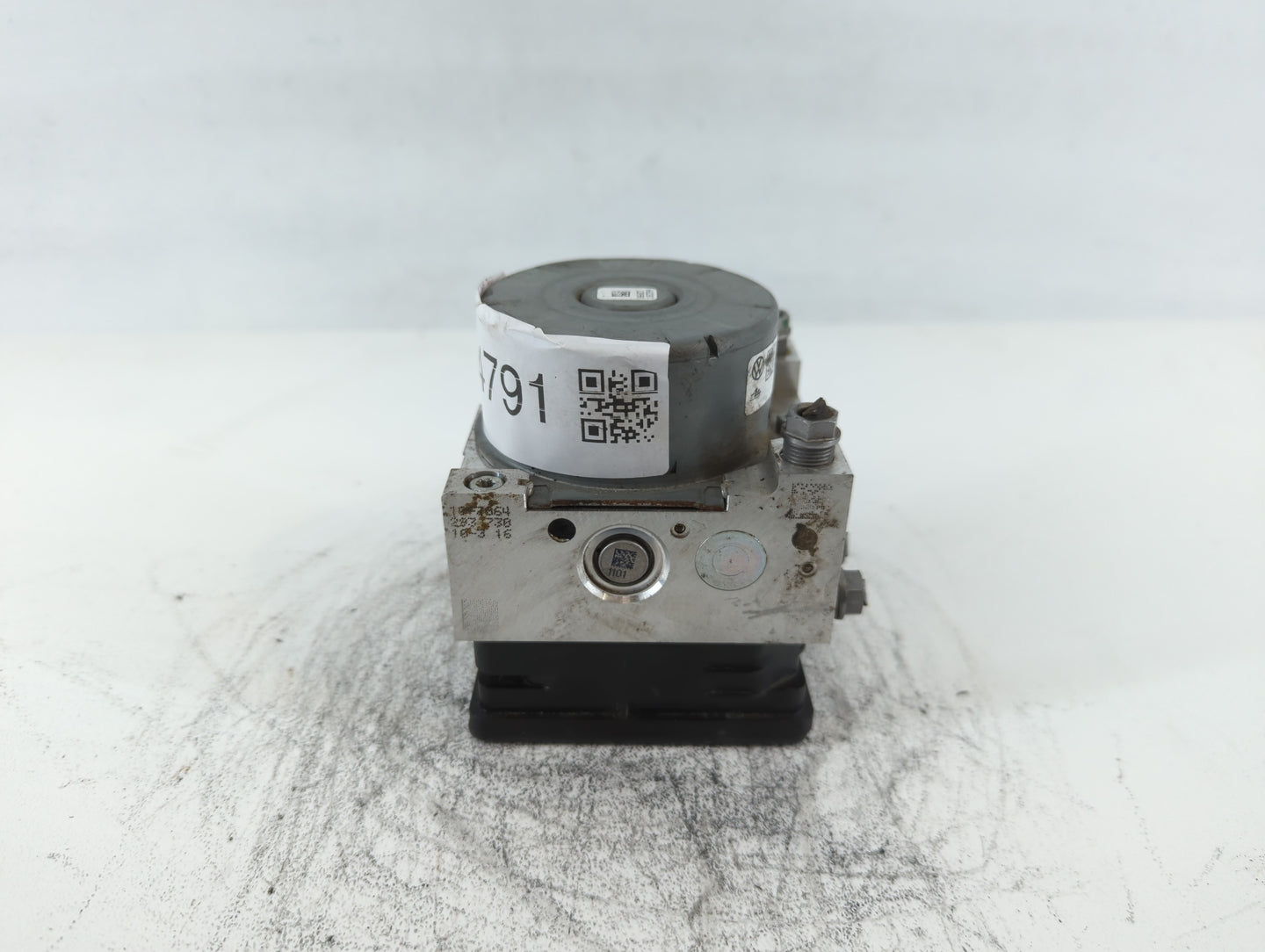 2020 Volkswagen Jetta Car Starter Motor Solenoid OEM P/N:5Q0 614 517 FG Fits OEM Used Auto Parts - Oemusedautoparts1.com
