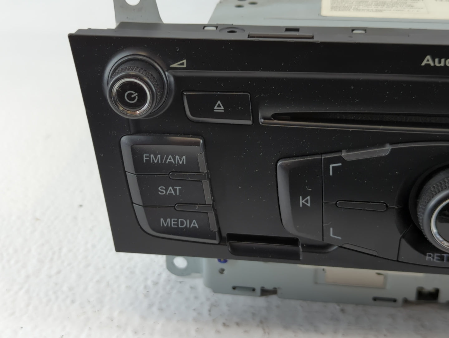 2010-2012 Audi A4 Radio AM FM Cd Player Receiver Replacement P/N:8T1 035 186 R Fits Fits 2010 2011 2012 2013 2014 2015 2016 2017 OEM Used Auto Parts - Oemusedautoparts1.com