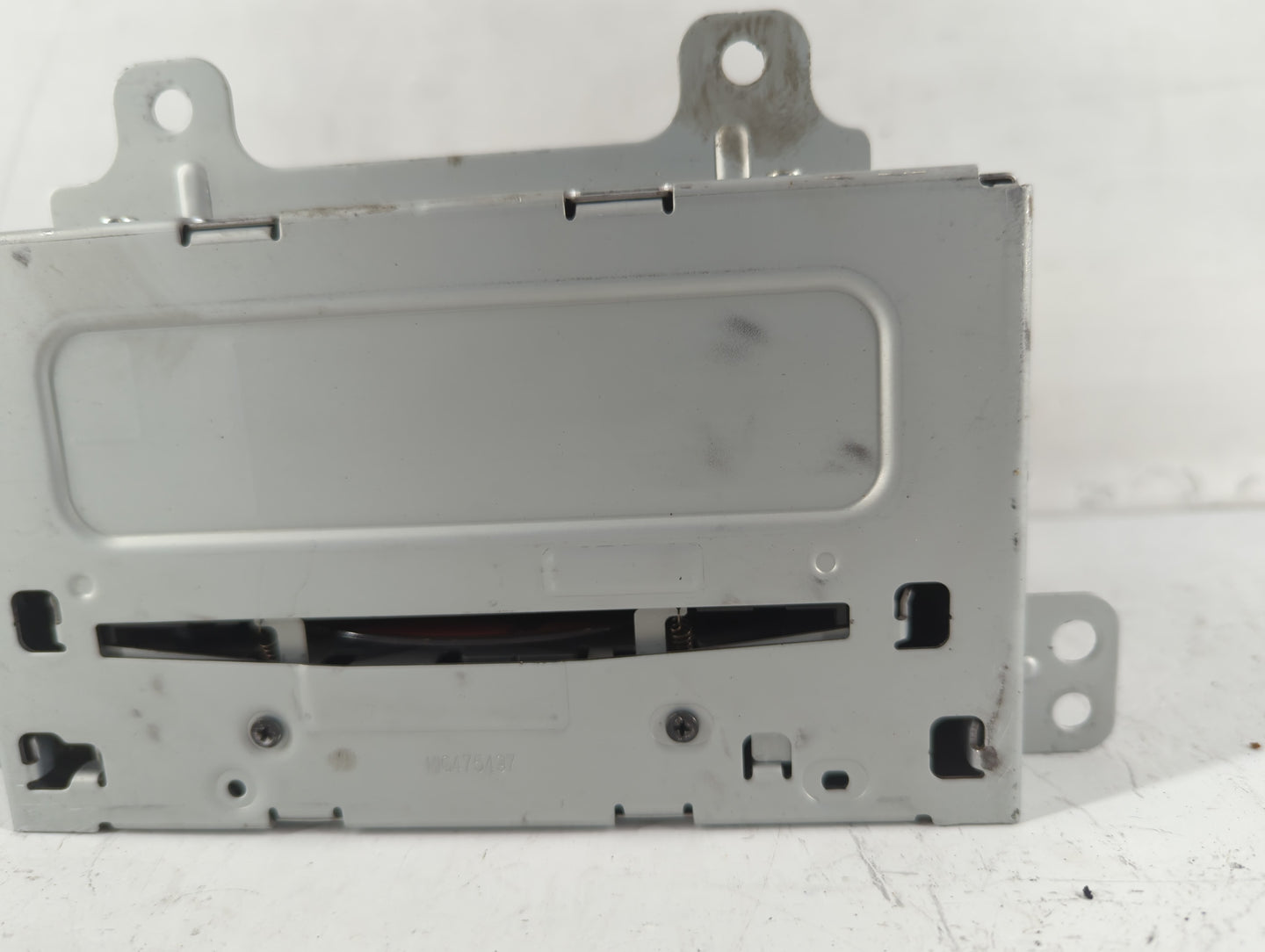 2011 Chevrolet Cruze Radio AM FM Cd Player Receiver Replacement P/N:20983516 Fits OEM Used Auto Parts - Oemusedautoparts1.com