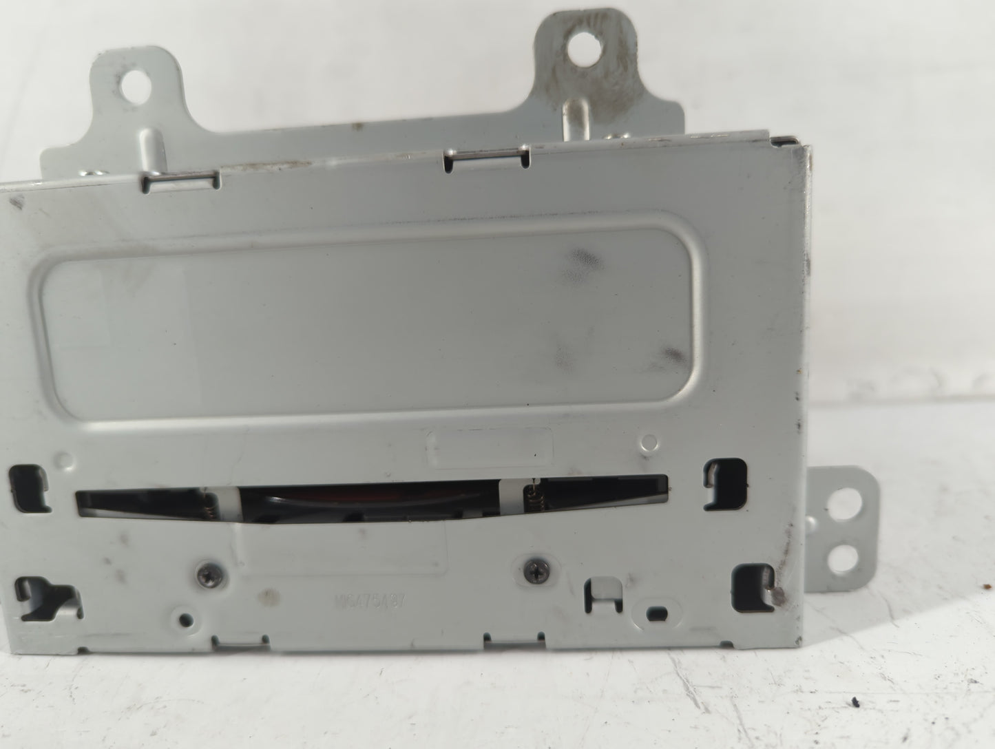 2011 Chevrolet Cruze Radio AM FM Cd Player Receiver Replacement P/N:20983516 Fits OEM Used Auto Parts - Oemusedautoparts1.com