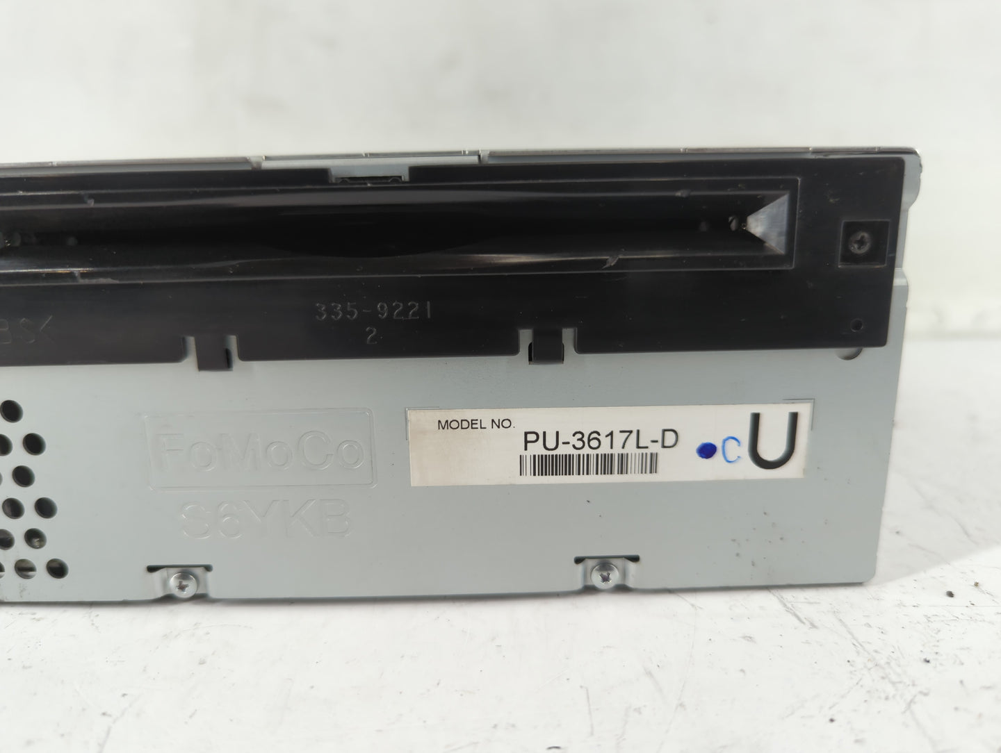 2013 Ford Explorer Radio AM FM Cd Player Receiver Replacement P/N:DB5T19C107FD Fits OEM Used Auto Parts - Oemusedautoparts1.com