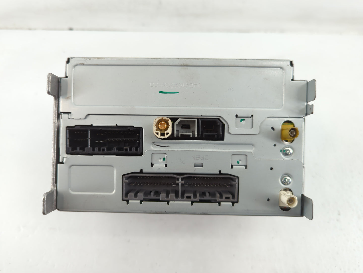 2011 Chrysler 300 Radio AM FM Cd Player Receiver Replacement P/N:P05064538AN Fits OEM Used Auto Parts - Oemusedautoparts1.com