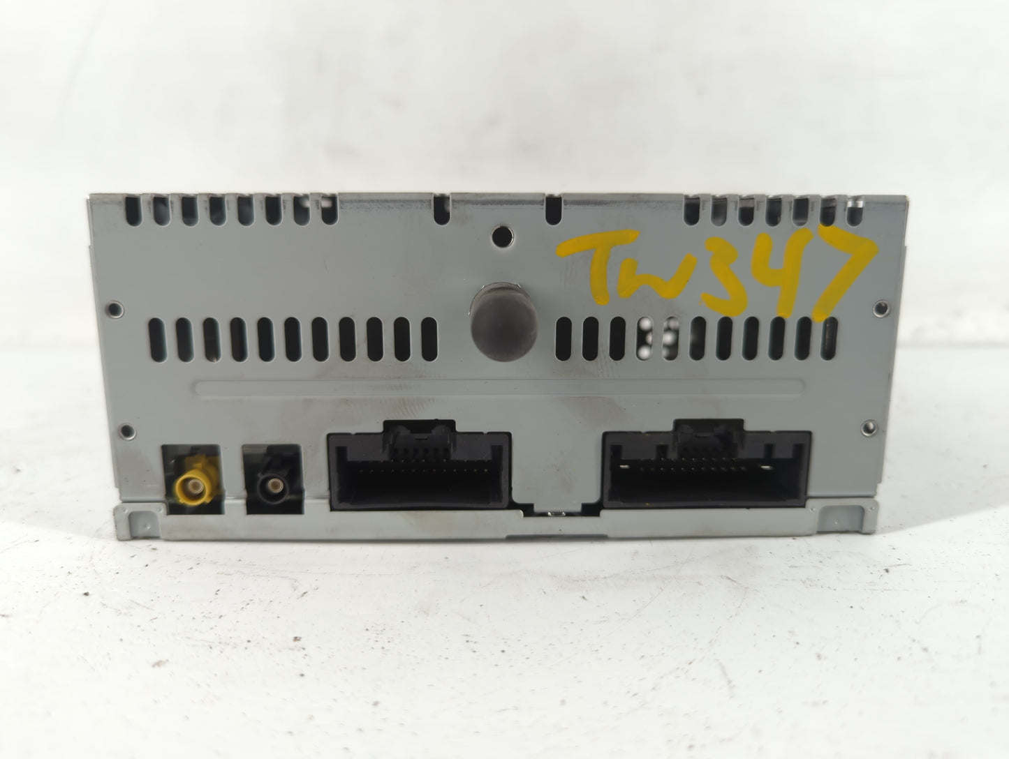 2018 Ford Explorer Radio AM FM Cd Player Receiver Replacement P/N:JB5T-18D832-AB Fits OEM Used Auto Parts - Oemusedautoparts1.com