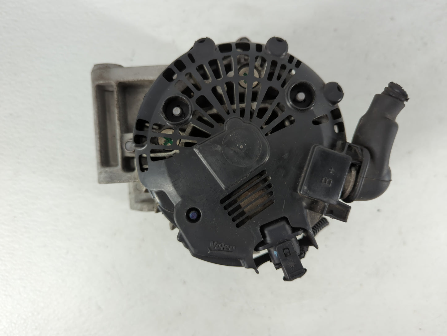 2010-2017 Chevrolet Equinox Alternator Replacement Generator Charging Assembly Engine OEM P/N:2620360 B 13588328 Fits OEM Used Auto Parts - Oemusedautoparts1.com