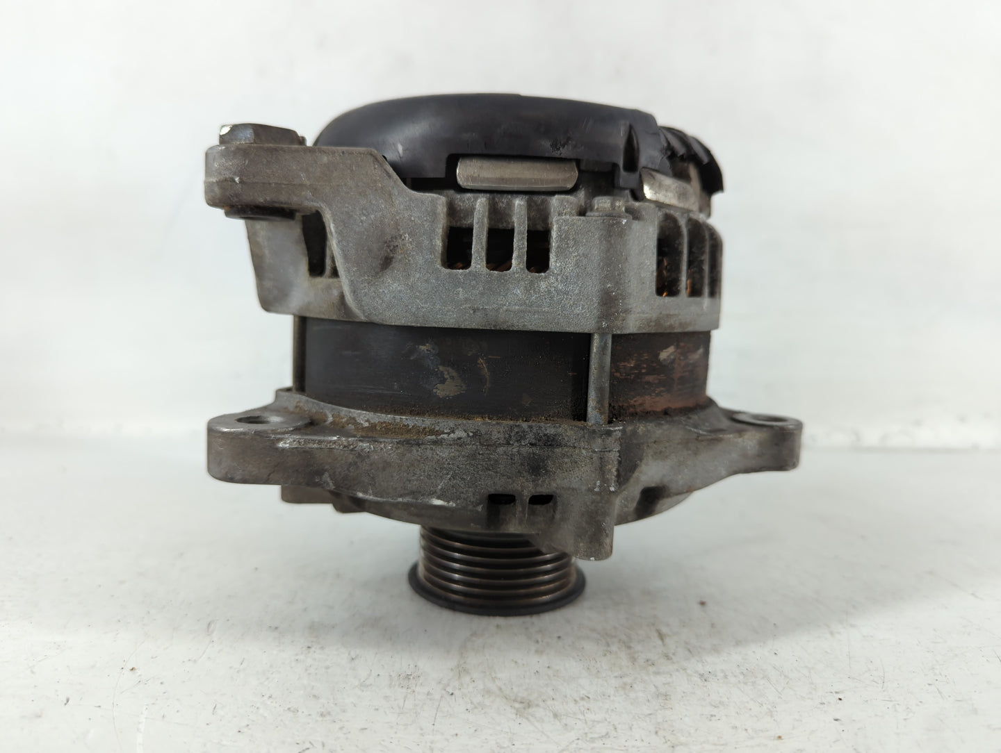 2015-2018 Ford Edge Alternator Replacement Generator Charging Assembly Engine OEM P/N:G2GT-10300-EA Fits Fits 2015 2016 2017 2018 OEM Used Auto Parts - Oemusedautoparts1.com