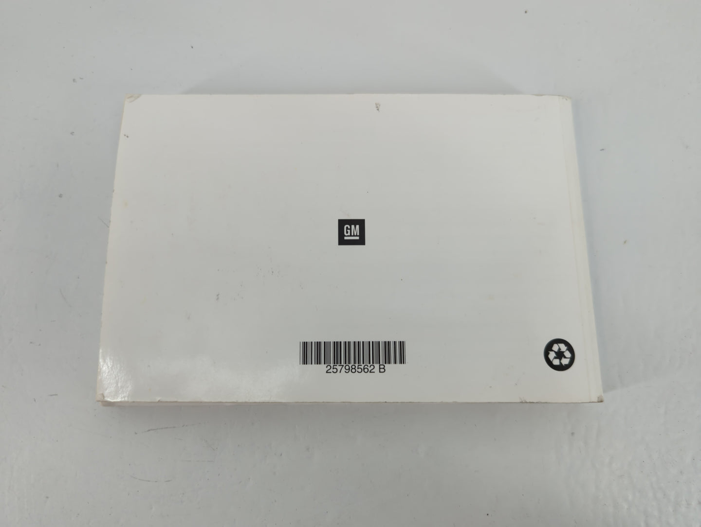 2010 Chevrolet Equinox Owners Manual Book Guide P/N:25798562 B OEM Used Auto Parts - Oemusedautoparts1.com