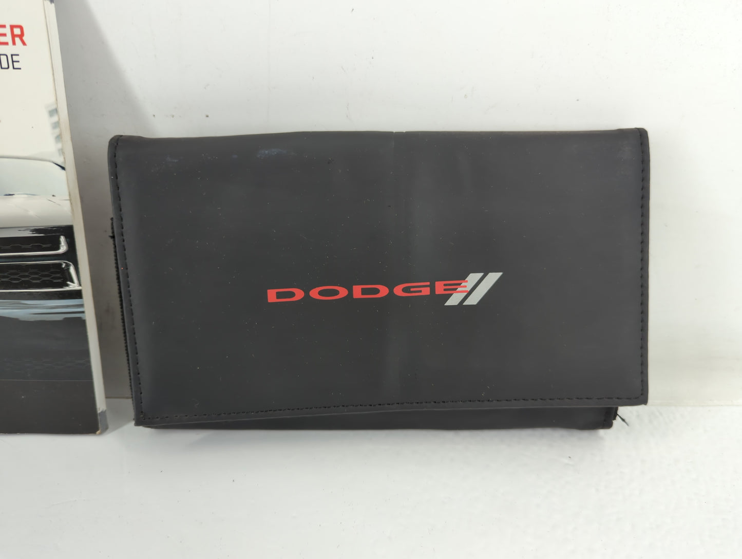 2013 Dodge Avenger Owners Manual Book Guide P/N:13041-926-AA OEM Used Auto Parts - Oemusedautoparts1.com