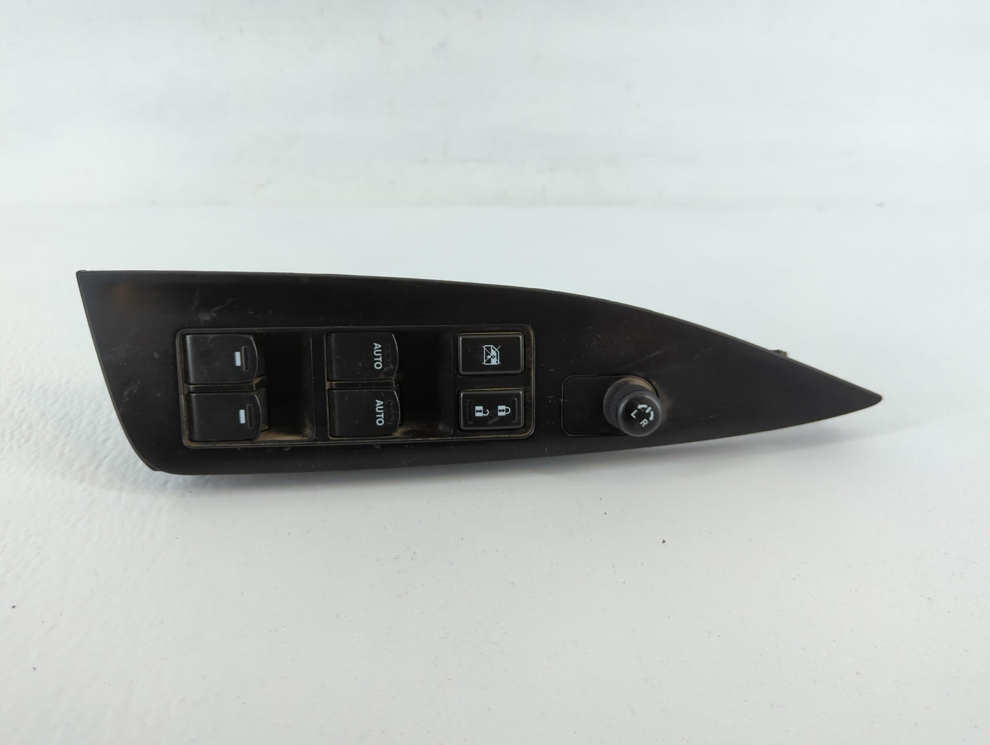 2010-2013 Suzuki Kizashi Master Power Window Switch Replacement Driver Side Left P/N:2362V 57L0 Fits Fits 2010 2011 2012 2013 OEM Used Auto Parts - Oemusedautoparts1.com