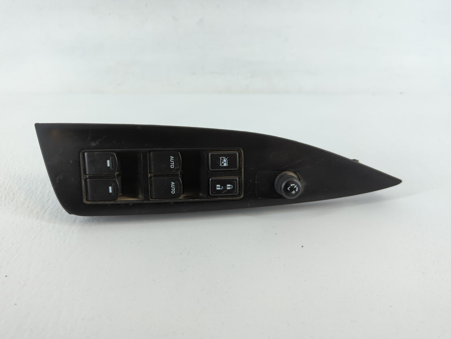 2010-2013 Suzuki Kizashi Master Power Window Switch Replacement Driver Side Left P/N:2362V 57L0 Fits Fits 2010 2011 2012 2013 OEM Used Auto Parts - Oemusedautoparts1.com