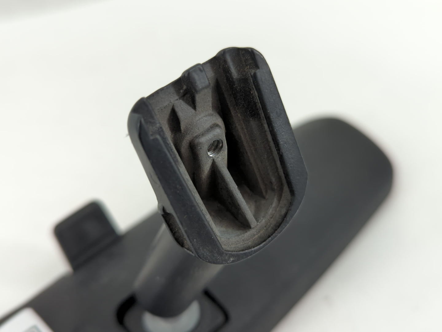 2008 Chrysler Town & Country Interior Rear View Mirror Replacement OEM P/N:E8011083 Fits OEM Used Auto Parts - Oemusedautoparts1.com