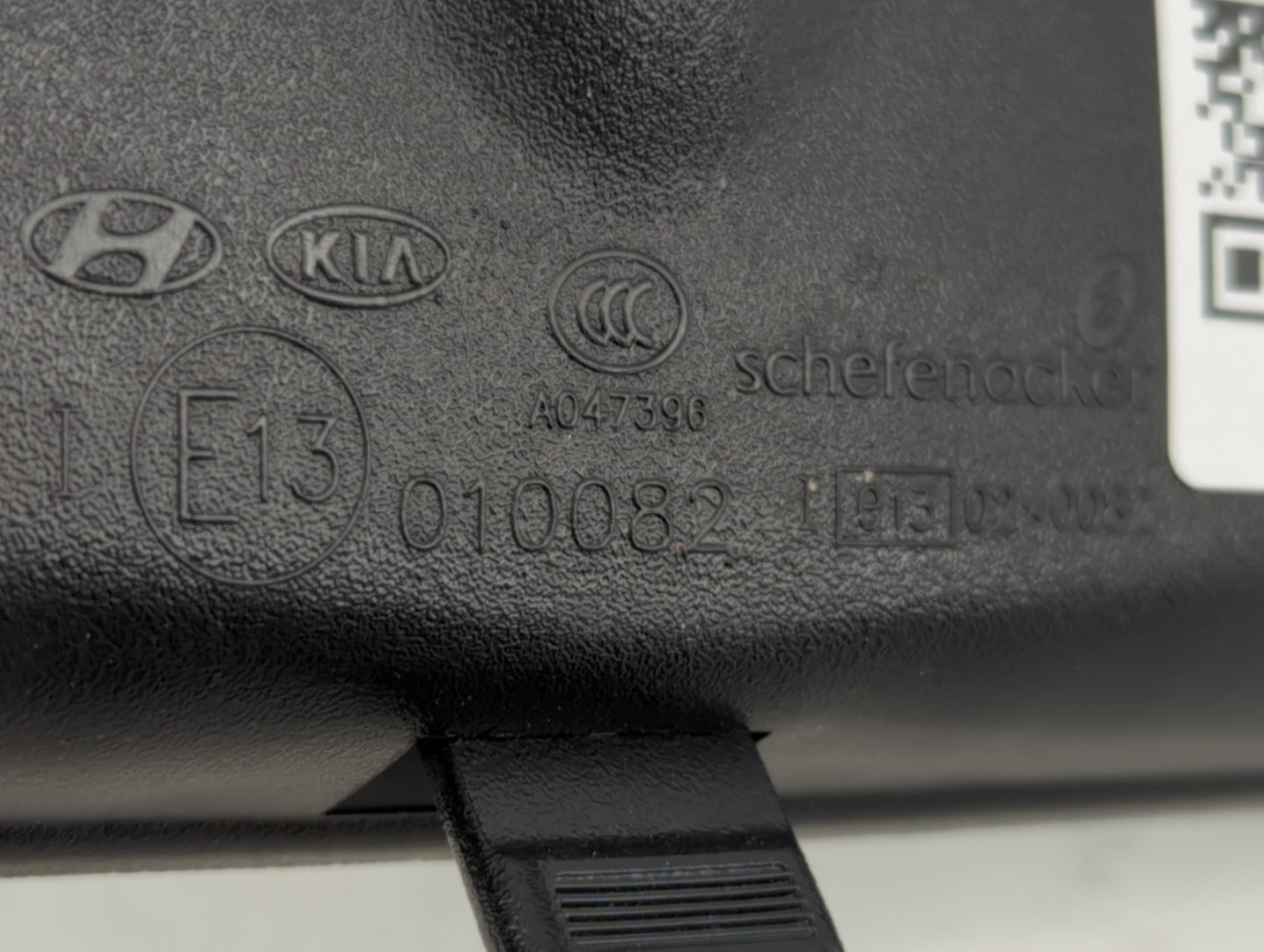 2006-2015 Hyundai Sonata Interior Rear View Mirror Replacement OEM P/N:E13010082 Fits OEM Used Auto Parts - Oemusedautoparts1.com