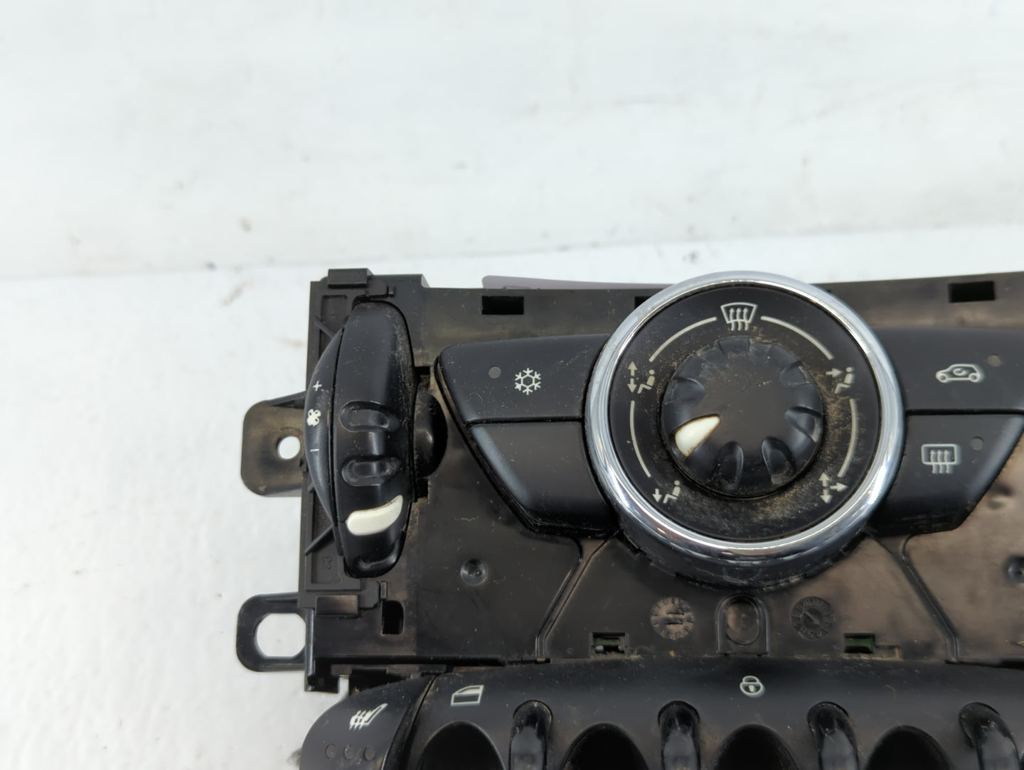 2011-2014 Mini Cooper Climate Control Module Temperature AC/Heater Replacement P/N:3456550 Fits Fits 2011 2012 2013 2014 OEM Used Auto Parts - Oemusedautoparts1.com