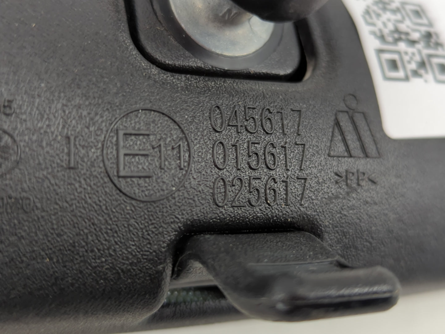 2017-2019 Ford Escape Interior Rear View Mirror Replacement OEM P/N:E11025617 E11015617 Fits Fits 2015 2016 2017 2018 2019 OEM Used Auto Parts - Oemusedautoparts1.com