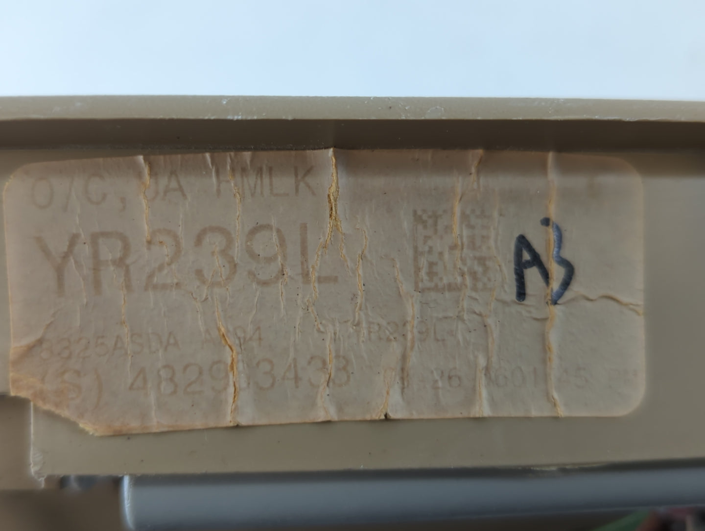 2005 Honda Odyssey Overhead Roof Console - Oemusedautoparts1.com