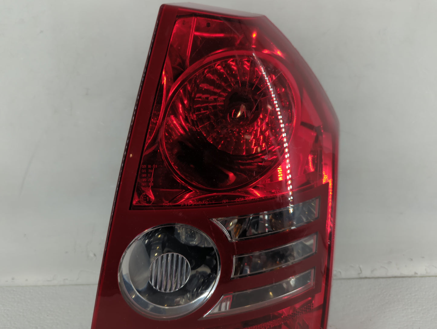 2008-2010 Chrysler 300 Tail Light Assembly Passenger Right OEM P/N:51128C Fits Fits 2008 2009 2010 OEM Used Auto Parts - Oemusedautoparts1.com