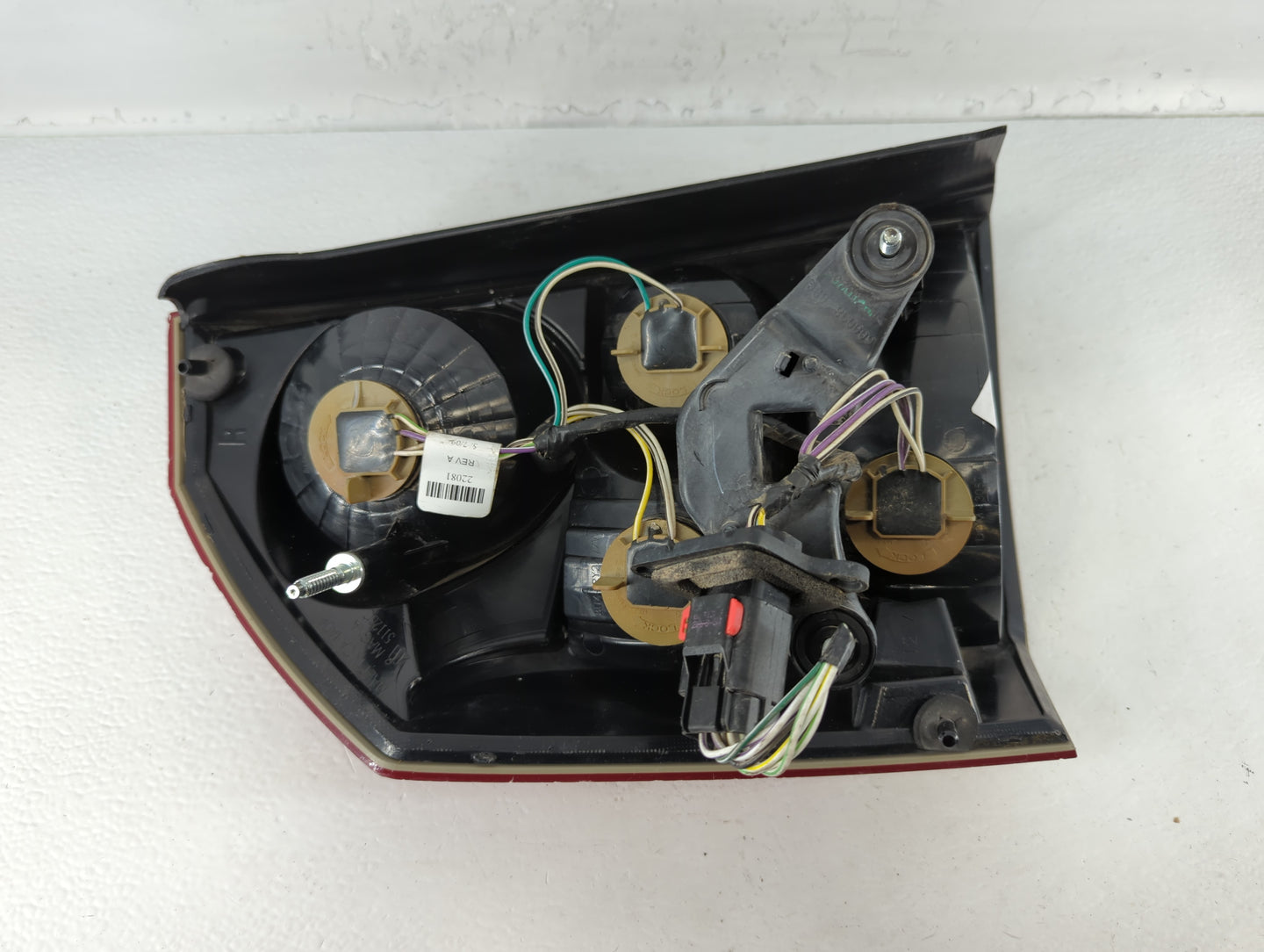 2008-2010 Chrysler 300 Tail Light Assembly Passenger Right OEM P/N:51128C Fits Fits 2008 2009 2010 OEM Used Auto Parts - Oemusedautoparts1.com