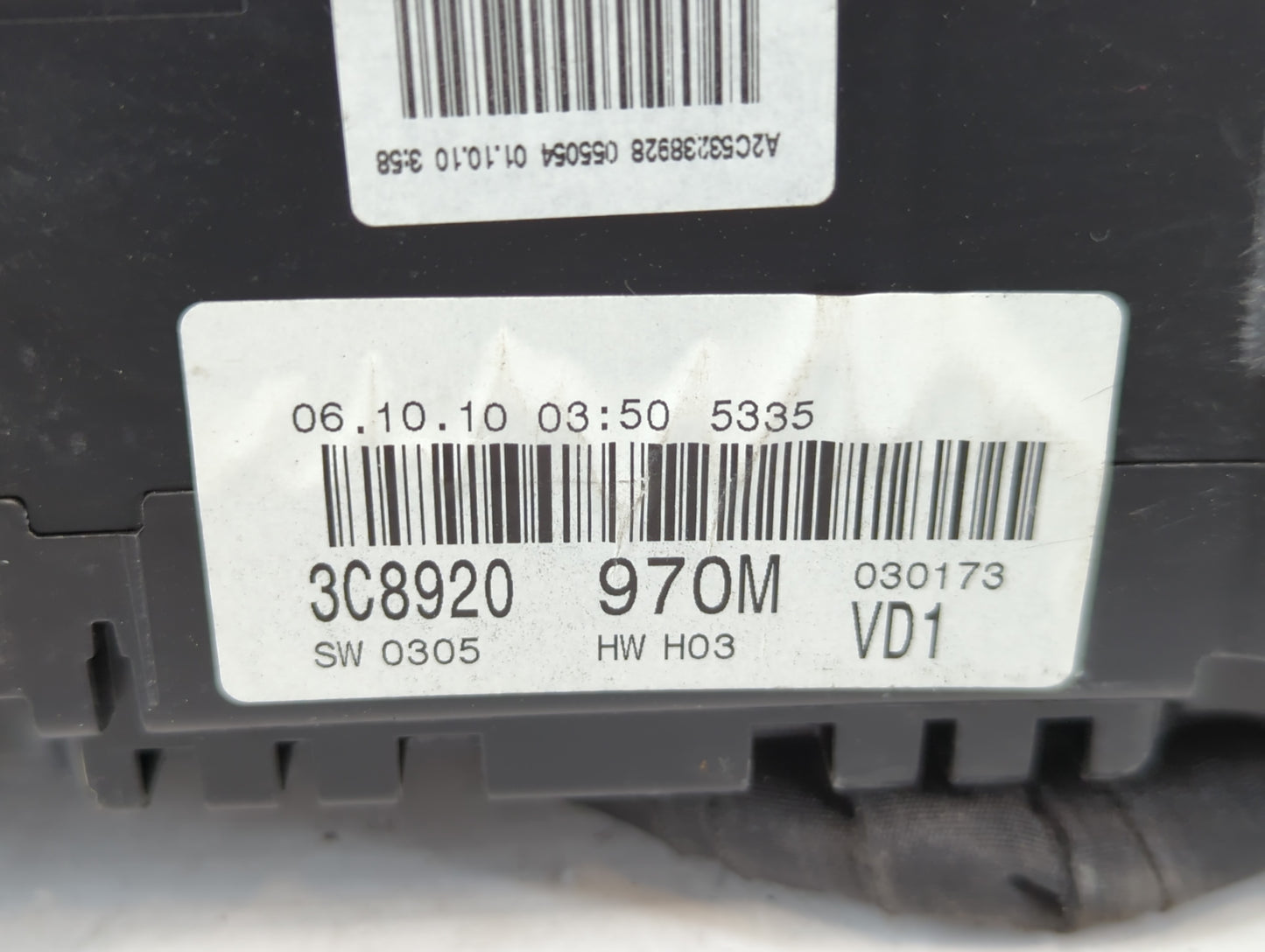 2010-2011 Volkswagen Cc Instrument Cluster Speedometer Gauges P/N:3C8920 970M Fits Fits 2010 2011 OEM Used Auto Parts - Oemusedautoparts1.com