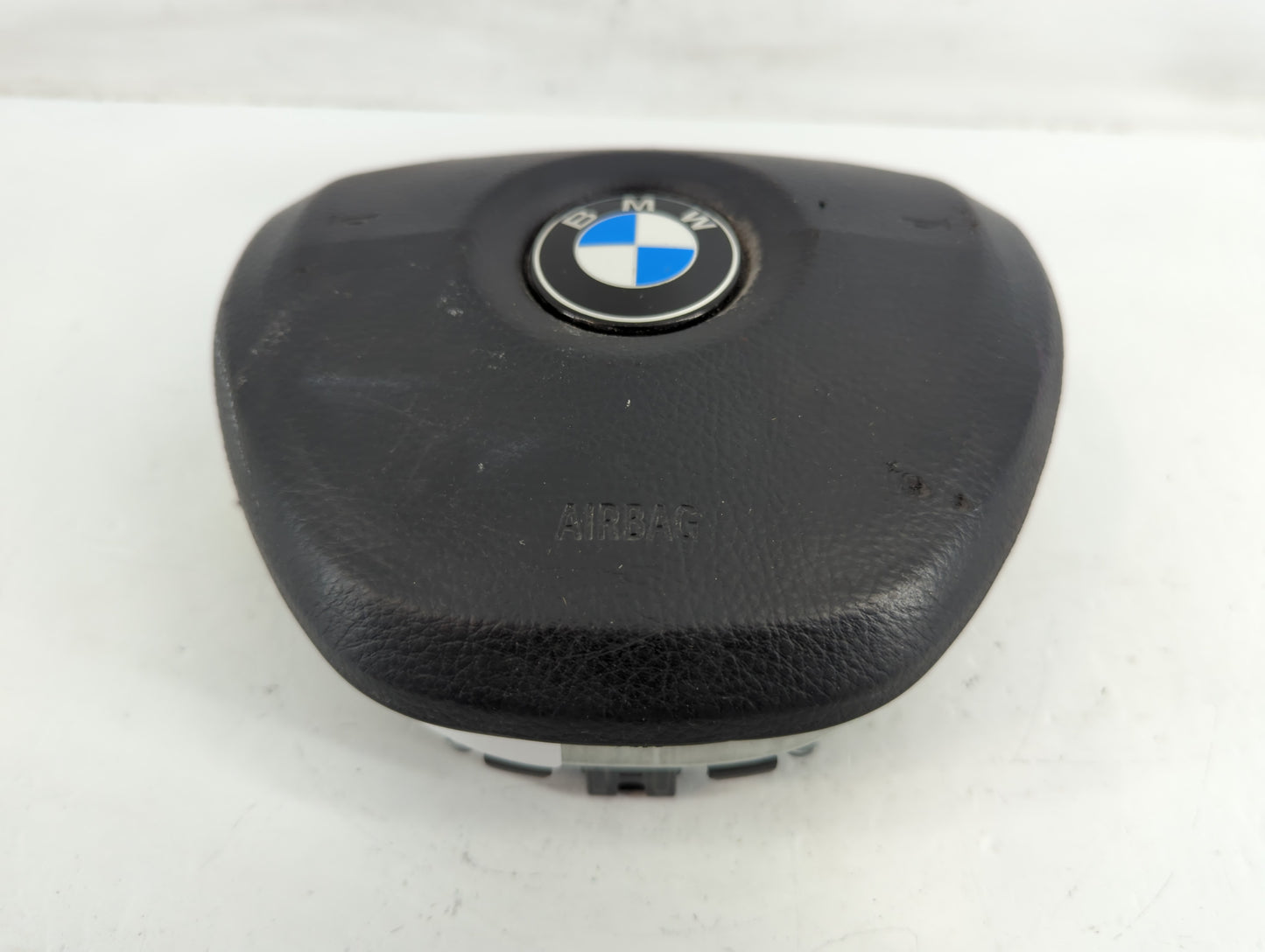 2013 Bmw 750i Air Bag Driver Left Steering Wheel Mounted P/N:32677829605 Fits OEM Used Auto Parts - Oemusedautoparts1.com