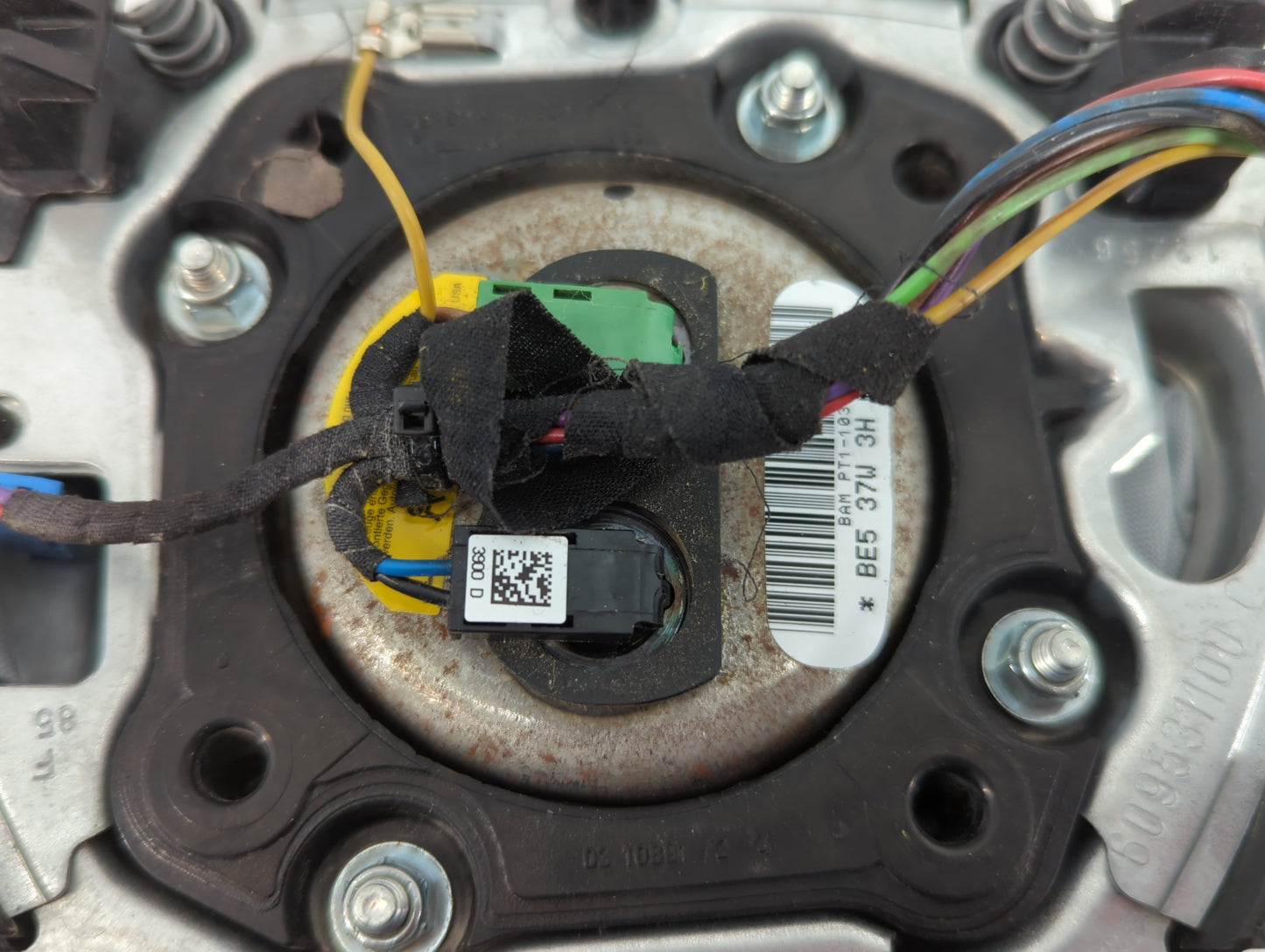 2013 Bmw 750i Air Bag Driver Left Steering Wheel Mounted P/N:32677829605 Fits OEM Used Auto Parts - Oemusedautoparts1.com