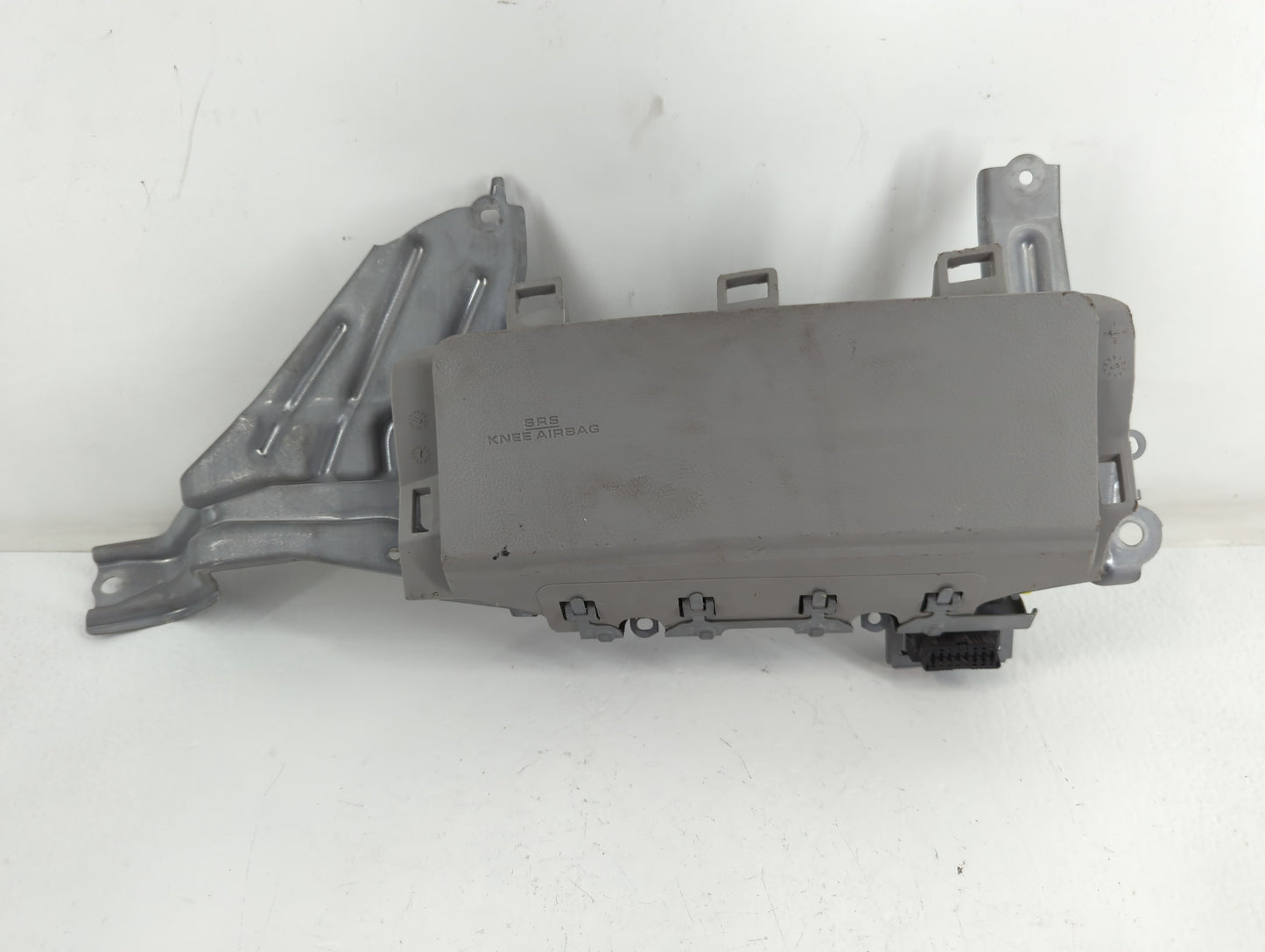 2007-2011 Toyota Camry Air Bag Driver Left Knee OEM Fits Fits 2007 2008 2009 2010 2011 OEM Used Auto Parts - Oemusedautoparts1.com
