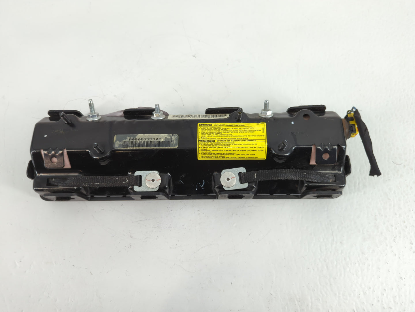 2011-2012 Chrysler Town & Country Air Bag Driver Left Steering Wheel Mounted P/N:TDKLI0312A0619 Fits Fits 2011 2012 OEM Used Auto Parts - Oemusedautoparts1.com