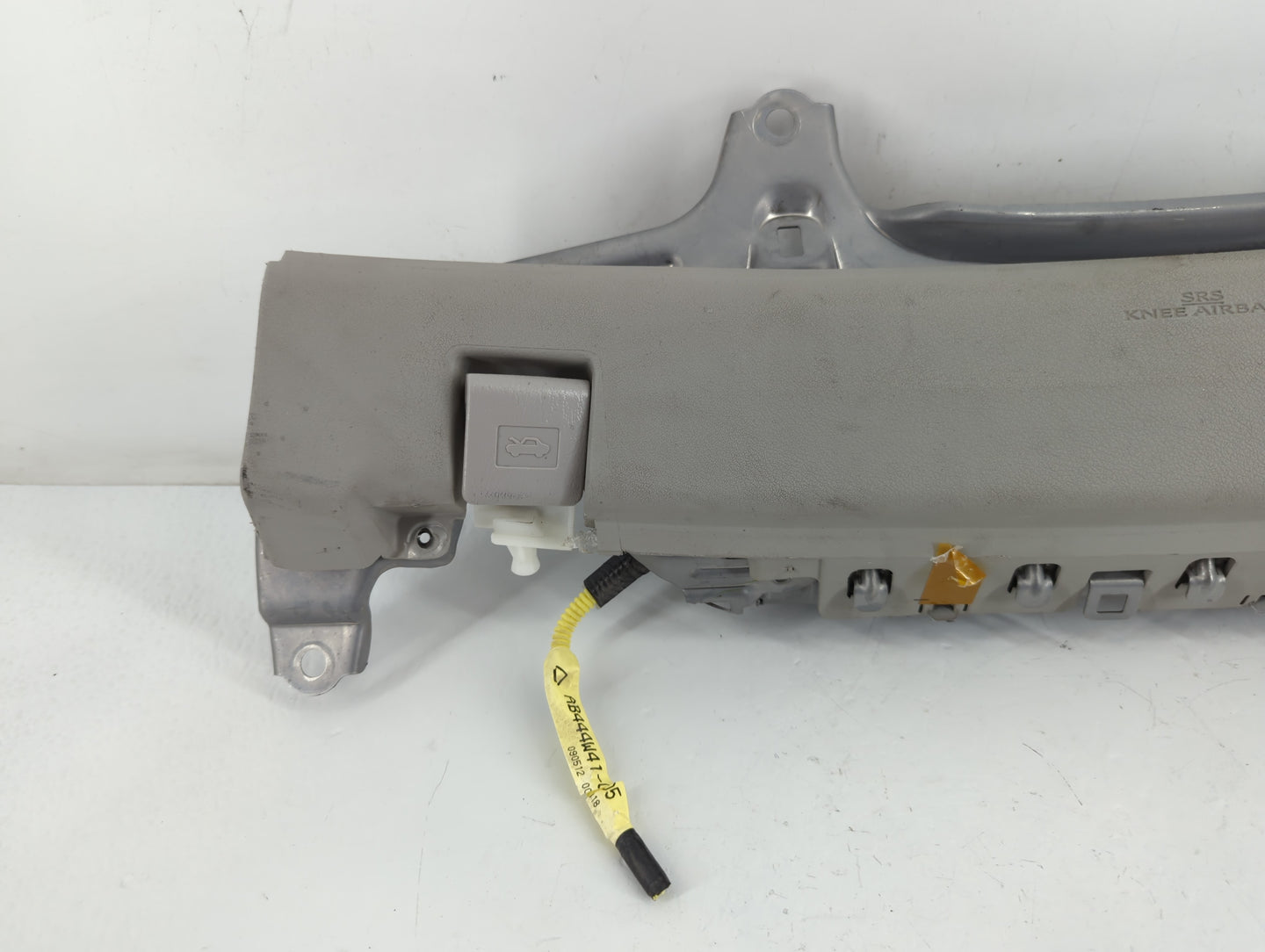 2006-2013 Lexus Is250 Air Bag Driver Left Steering Wheel Mounted P/N:201064209M27 Fits OEM Used Auto Parts - Oemusedautoparts1.com