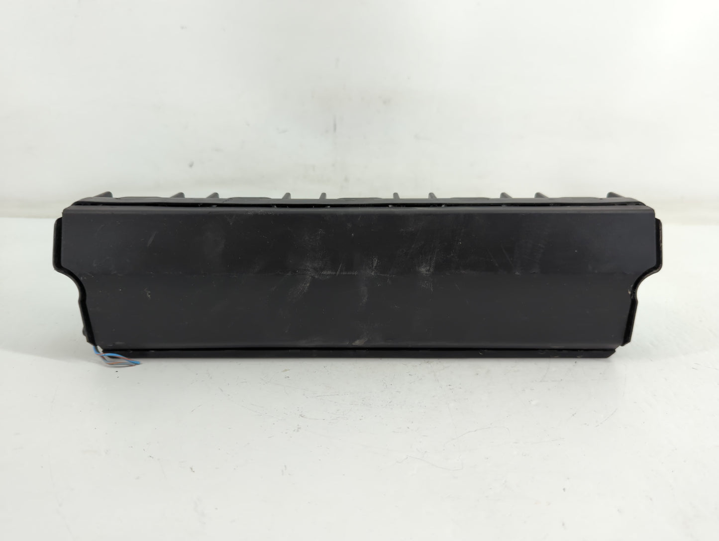 2013-2017 Chevrolet Trax Air Bag Passenger Right Knee OEM P/N:95259946 Fits Fits 2013 2014 2015 2016 2017 OEM Used Auto Parts - Oemusedautoparts1.com