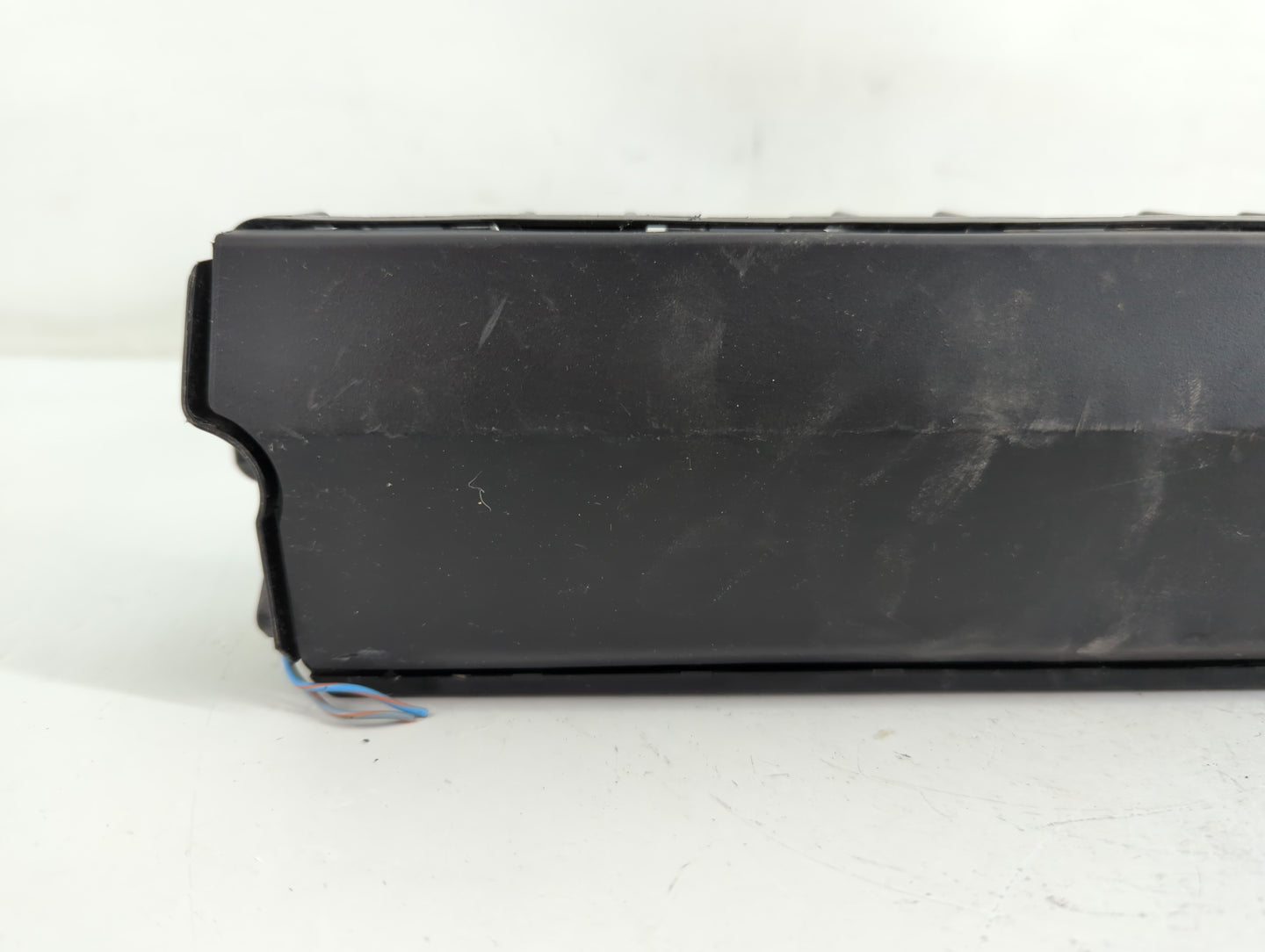 2013-2017 Chevrolet Trax Air Bag Passenger Right Knee OEM P/N:95259946 Fits Fits 2013 2014 2015 2016 2017 OEM Used Auto Parts - Oemusedautoparts1.com