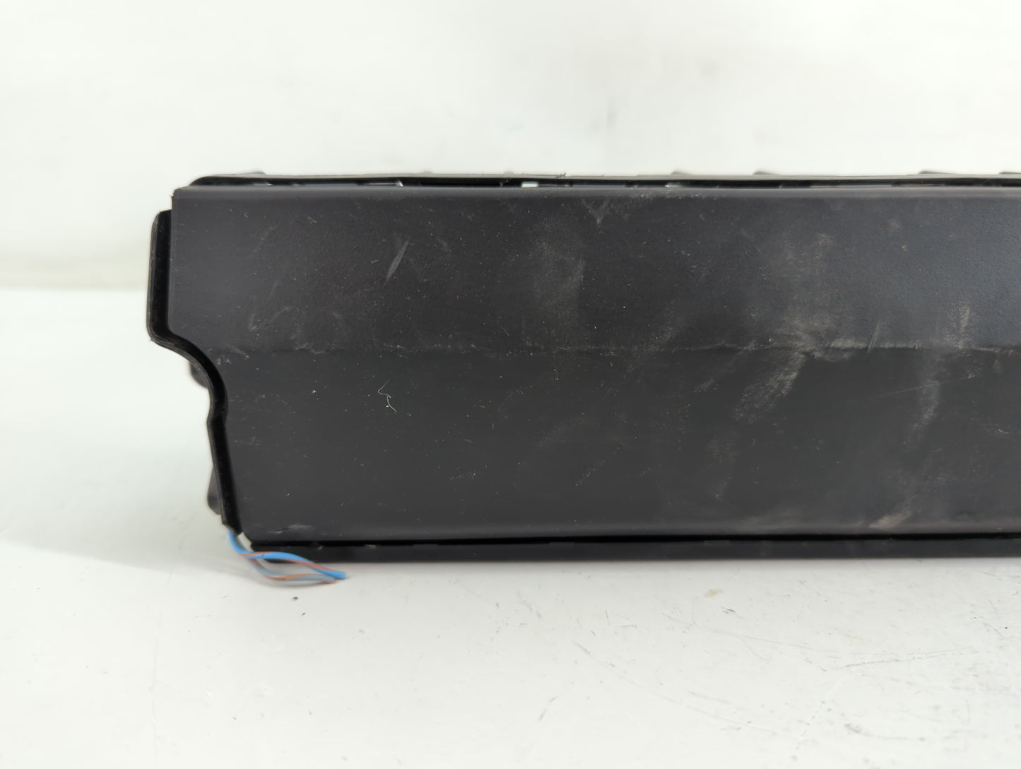 2013-2017 Chevrolet Trax Air Bag Passenger Right Knee OEM P/N:95259946 Fits Fits 2013 2014 2015 2016 2017 OEM Used Auto Parts - Oemusedautoparts1.com