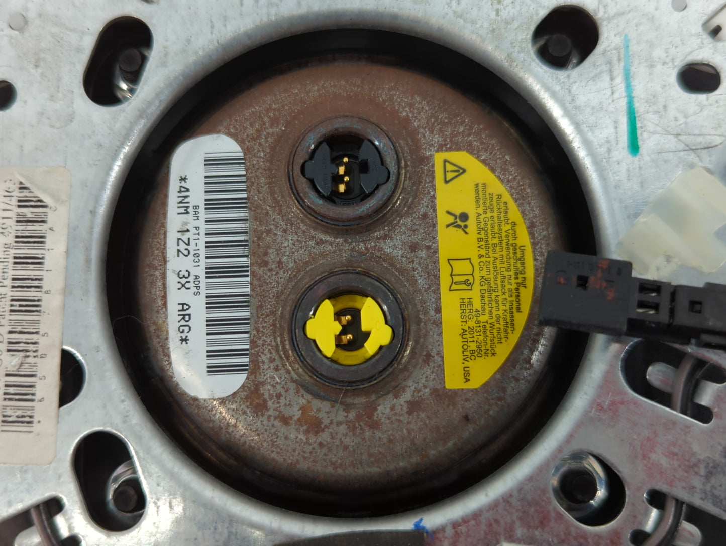 2011-2012 Chrysler Town & Country Air Bag Driver Left Steering Wheel Mounted P/N:4NM 1Z2 3X ARG Fits Fits 2011 2012 OEM Used Auto Parts - Oemusedautoparts1.com