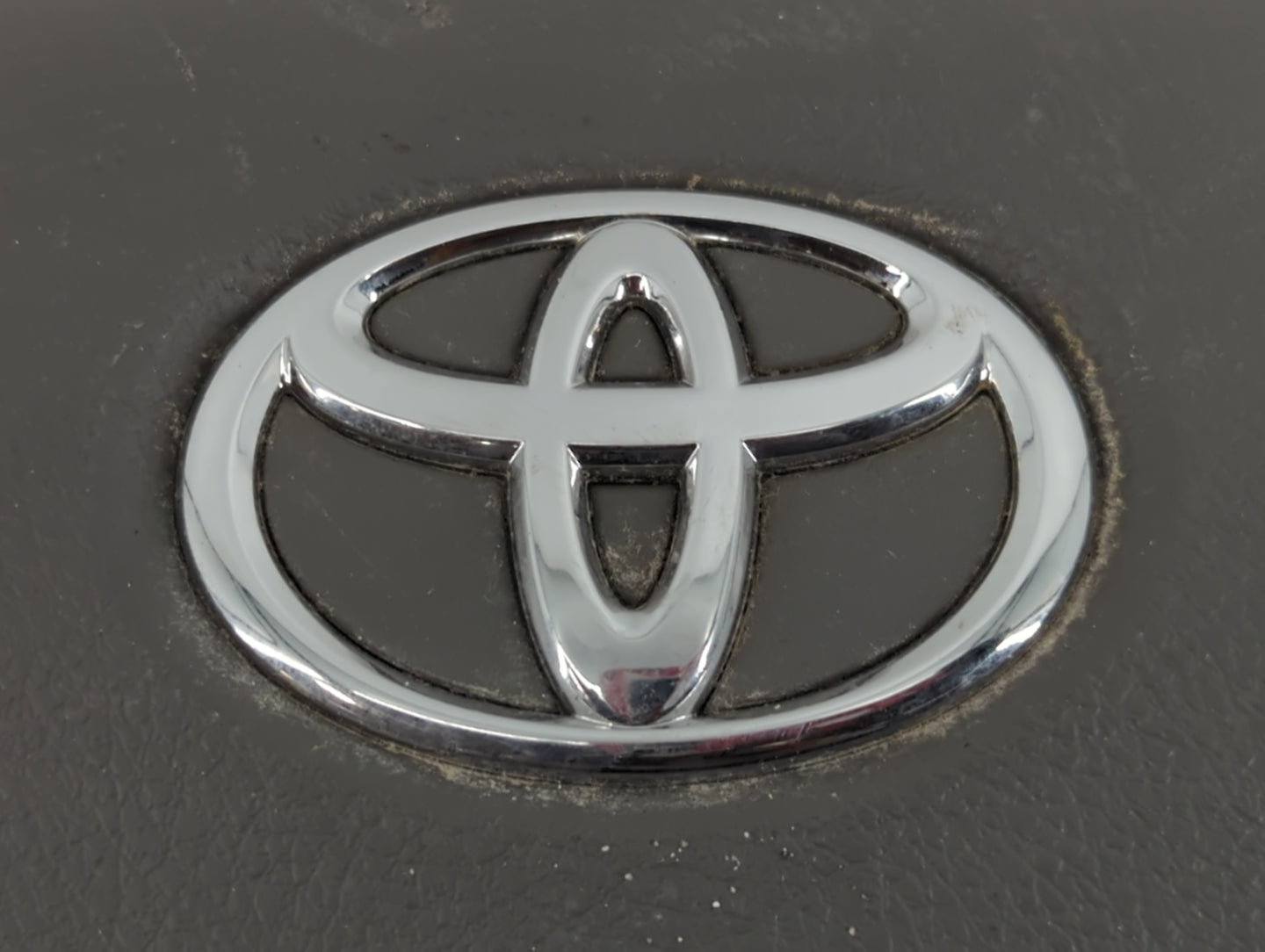 2007-2011 Toyota Camry Air Bag Driver Left Steering Wheel Mounted P/N:2EE7151806 Fits Fits 2007 2008 2009 2010 2011 OEM Used Auto Parts - Oemusedautoparts1.com