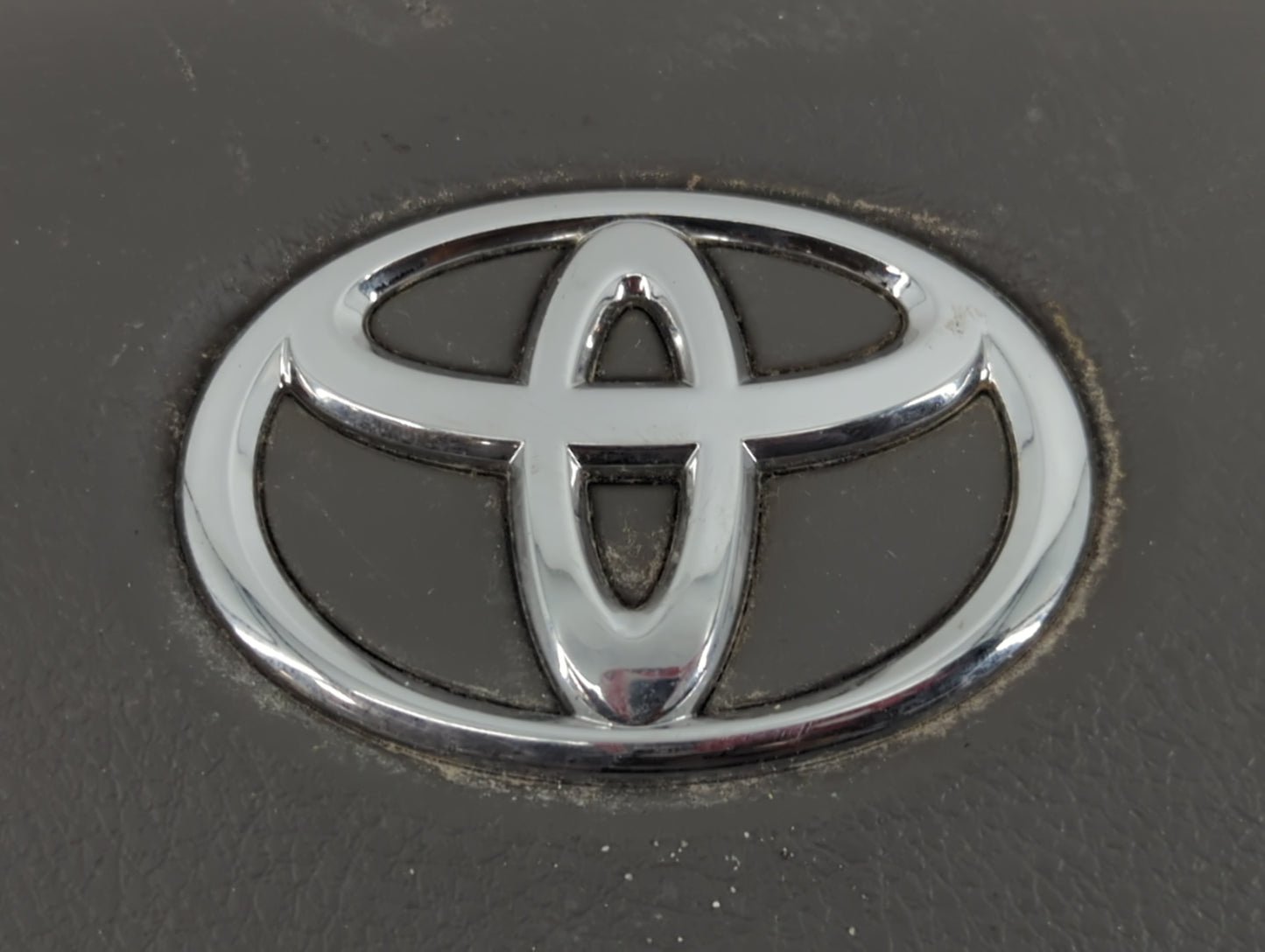 2007-2011 Toyota Camry Air Bag Driver Left Steering Wheel Mounted P/N:2EE7151806 Fits Fits 2007 2008 2009 2010 2011 OEM Used Auto Parts - Oemusedautoparts1.com