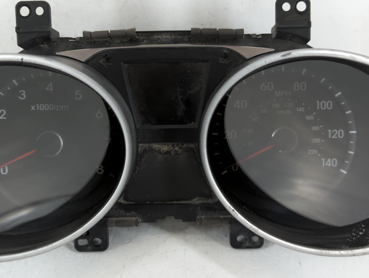 2011-2013 Hyundai Tucson Instrument Cluster Speedometer Gauges P/N:94001-2S575 Fits Fits 2011 2012 2013 OEM Used Auto Parts - Oemusedautoparts1.com