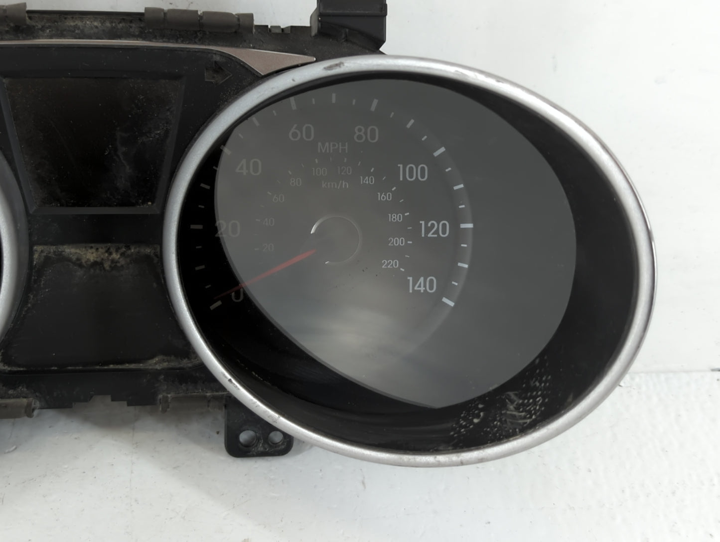2011-2013 Hyundai Tucson Instrument Cluster Speedometer Gauges P/N:94001-2S575 Fits Fits 2011 2012 2013 OEM Used Auto Parts - Oemusedautoparts1.com