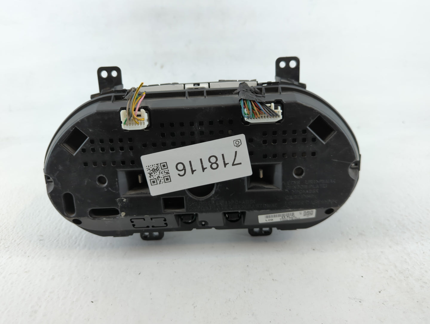 2011-2013 Hyundai Tucson Instrument Cluster Speedometer Gauges P/N:94001-2S575 Fits Fits 2011 2012 2013 OEM Used Auto Parts - Oemusedautoparts1.com