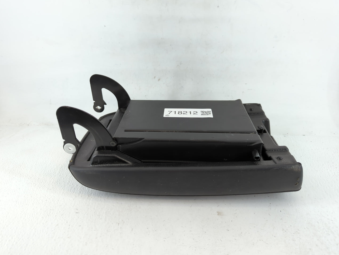 2011 Nissan Murano Center Console Armrest Cover Lid Fits OEM Used Auto Parts - Oemusedautoparts1.com