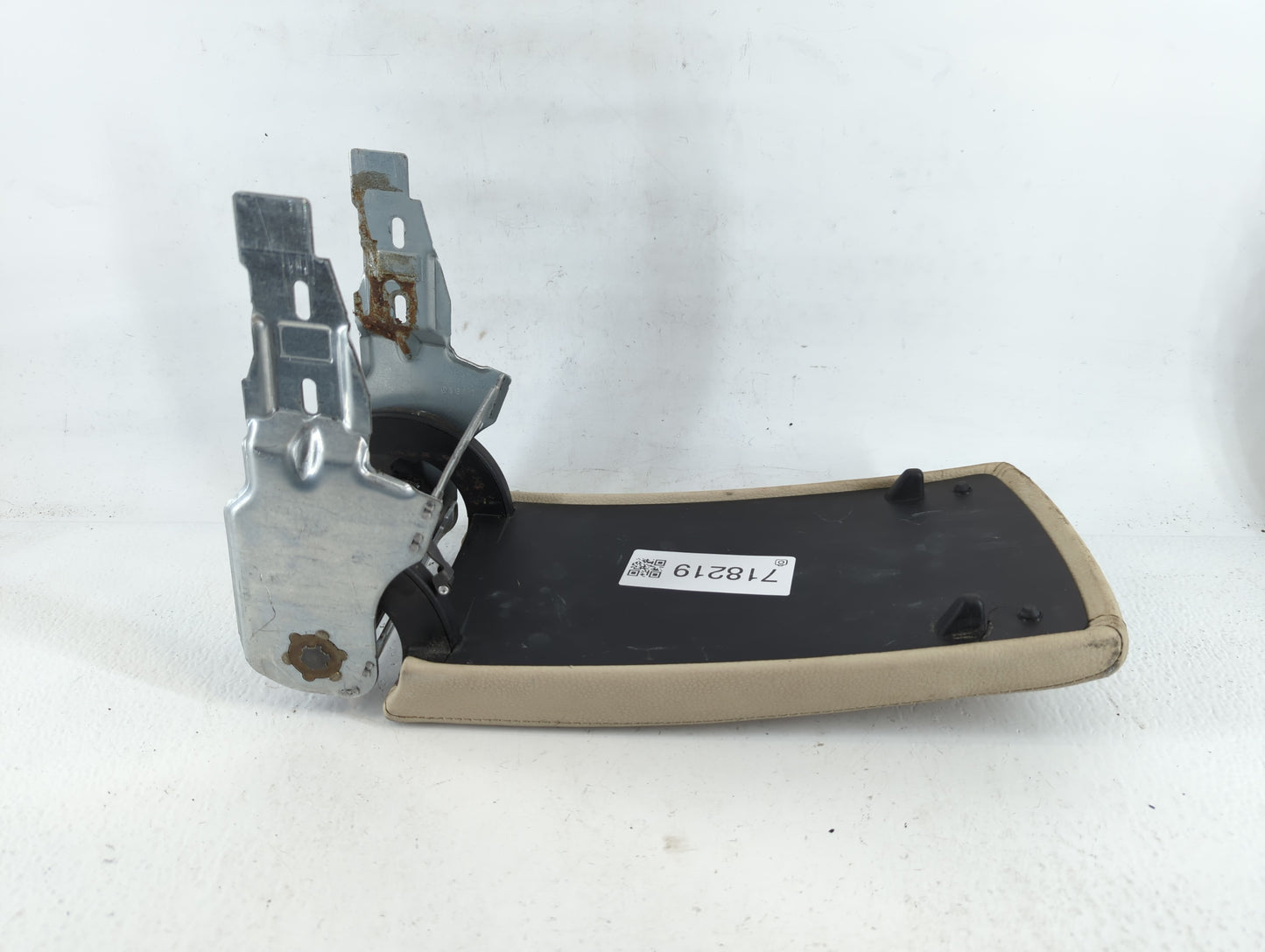 2011 Volkswagen Cc Center Console Armrest Cover Lid Fits OEM Used Auto Parts - Oemusedautoparts1.com