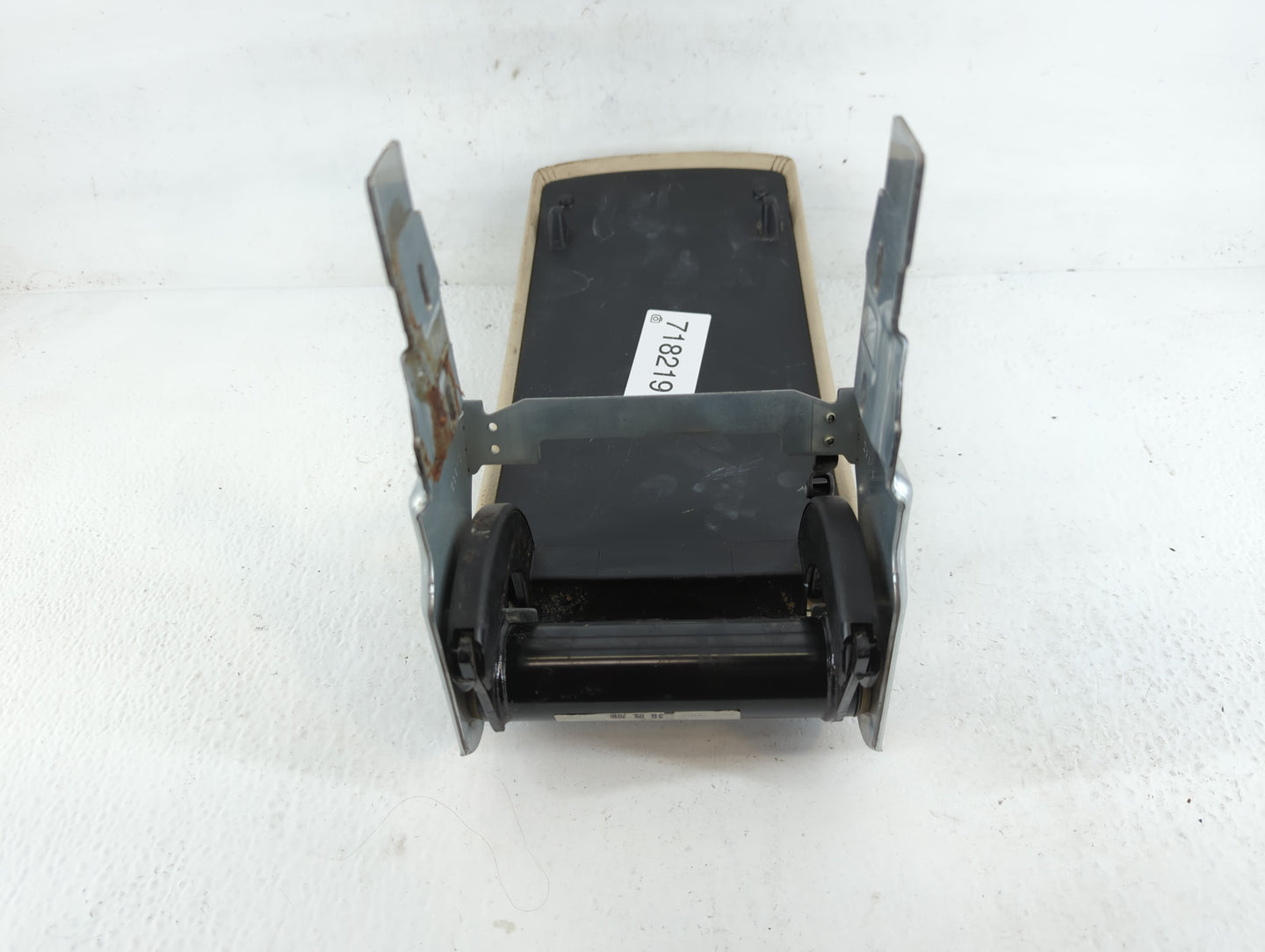 2011 Volkswagen Cc Center Console Armrest Cover Lid Fits OEM Used Auto Parts - Oemusedautoparts1.com