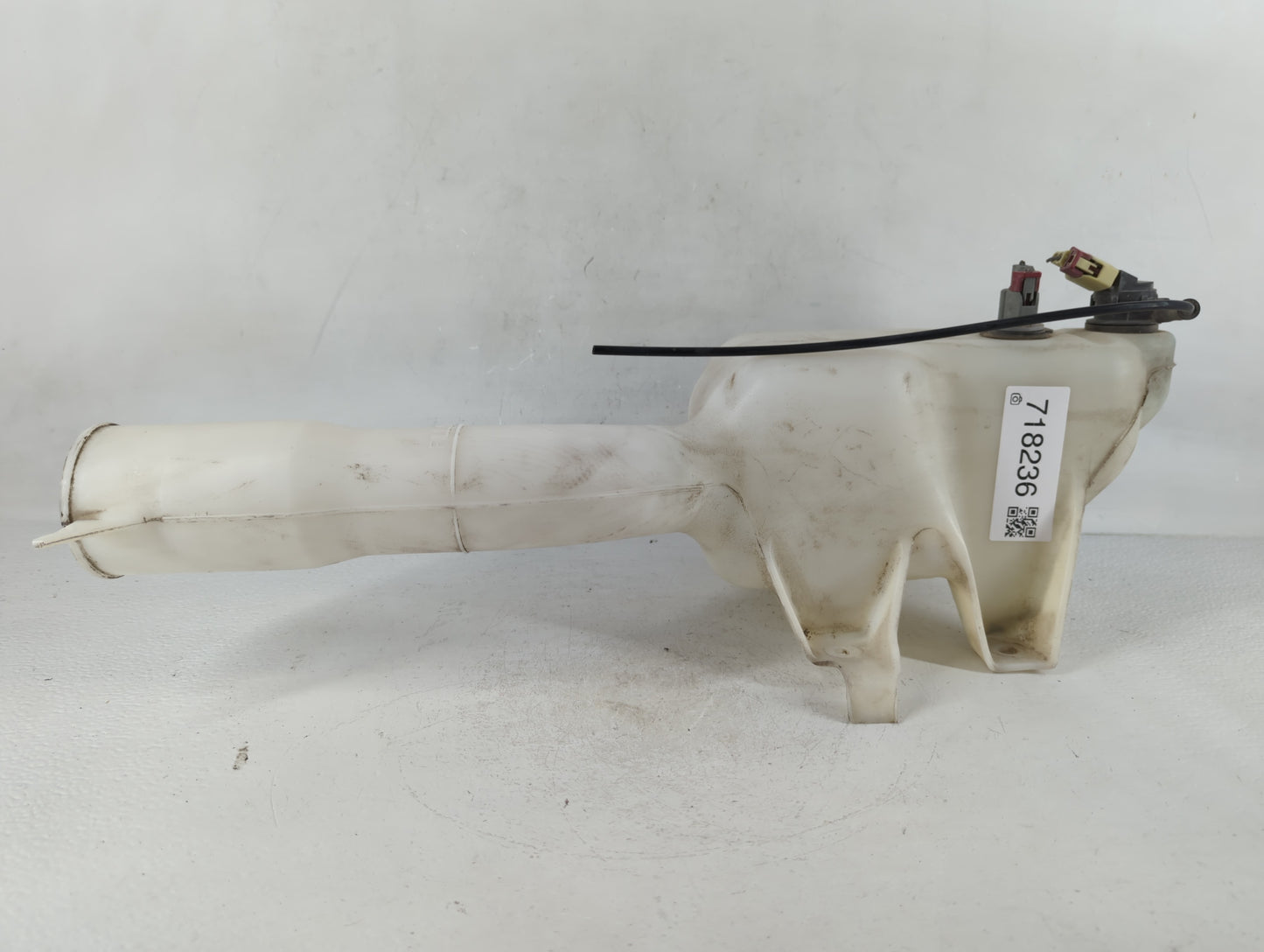 2008-2010 Dodge Challenger Windshield Washer Fluid Reservoir Bottle Oem - Oemusedautoparts1.com