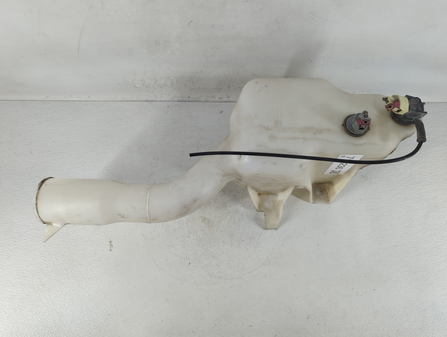 2008-2010 Dodge Challenger Windshield Washer Fluid Reservoir Bottle Oem - Oemusedautoparts1.com