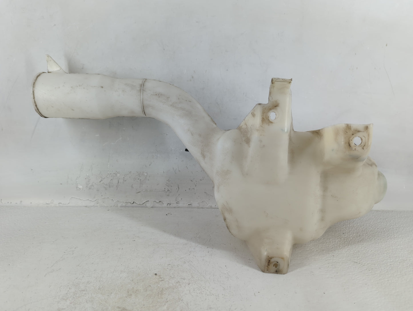 2008-2010 Dodge Challenger Windshield Washer Fluid Reservoir Bottle Oem - Oemusedautoparts1.com