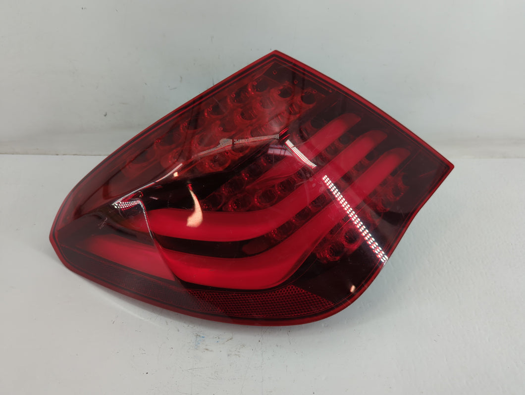 2013-2015 Bmw 750i Tail Light Assembly Driver Left OEM P/N:27020108 7300269 EPX86Z Fits Fits 2013 2014 2015 OEM Used Auto Parts