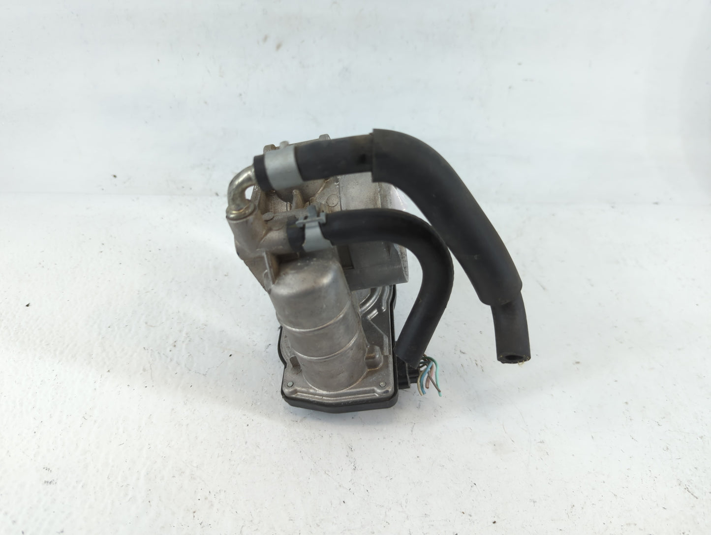 2014-2018 Infiniti Q50 Throttle Body P/N:4X22H RME60-16 Fits OEM Used Auto Parts - Oemusedautoparts1.com