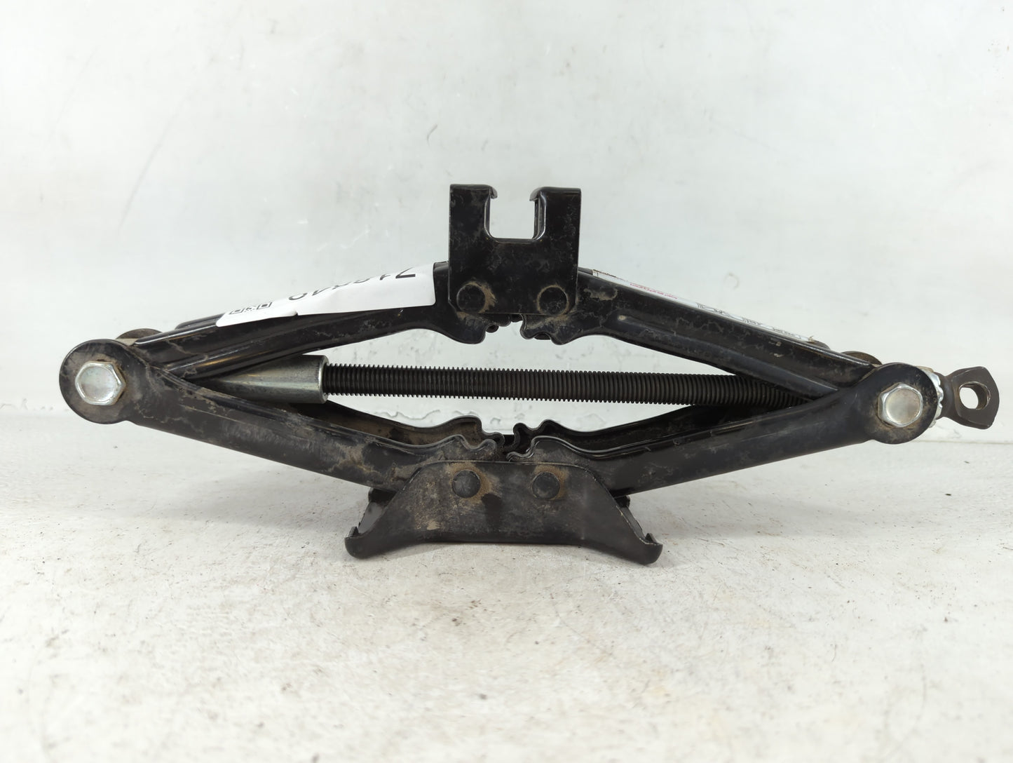 2013 Hyundai Sonata Spare Scissor Car Jack - Oemusedautoparts1.com